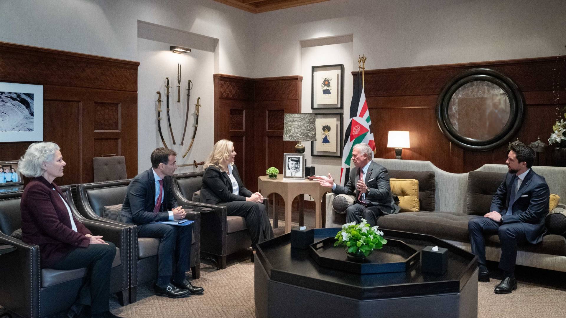 الملك عبدالله الثاني ورئيسة بعثة الاتحاد الأوروبي لمراقبة الانتخابات زيليانا زوفكو