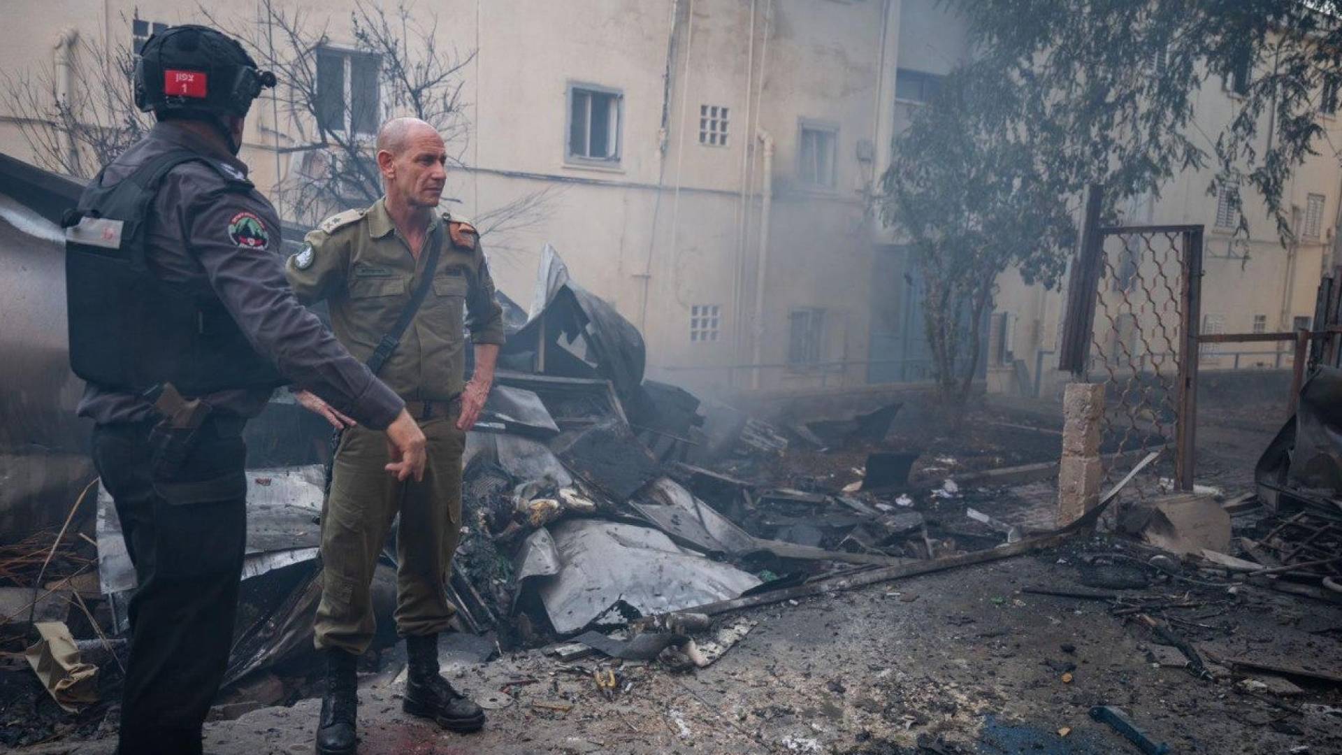 آثار سقوط صواريخ في فلسطين المحتلة