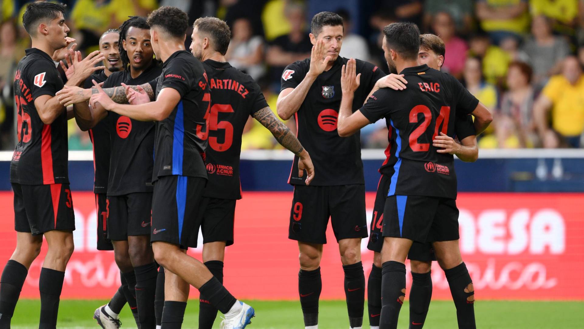 لاعبين نادي برشلونة