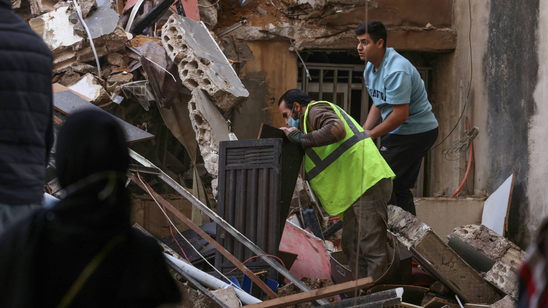 دمار في لبنان