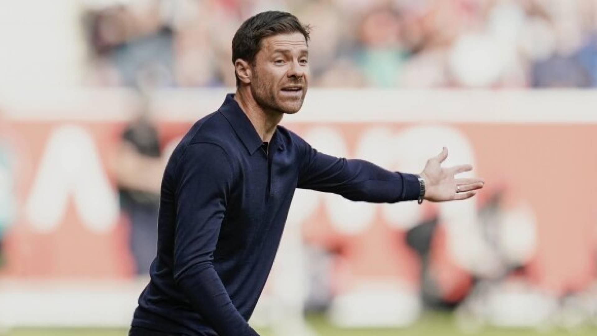 تشابي الونسو مدرب باير ليفركوزن