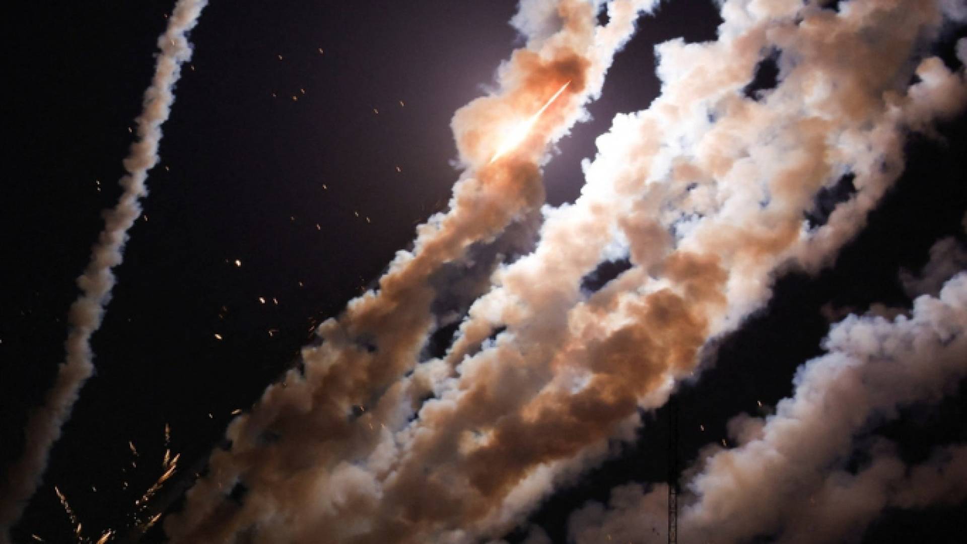 رشقة صاروخية كبيرة