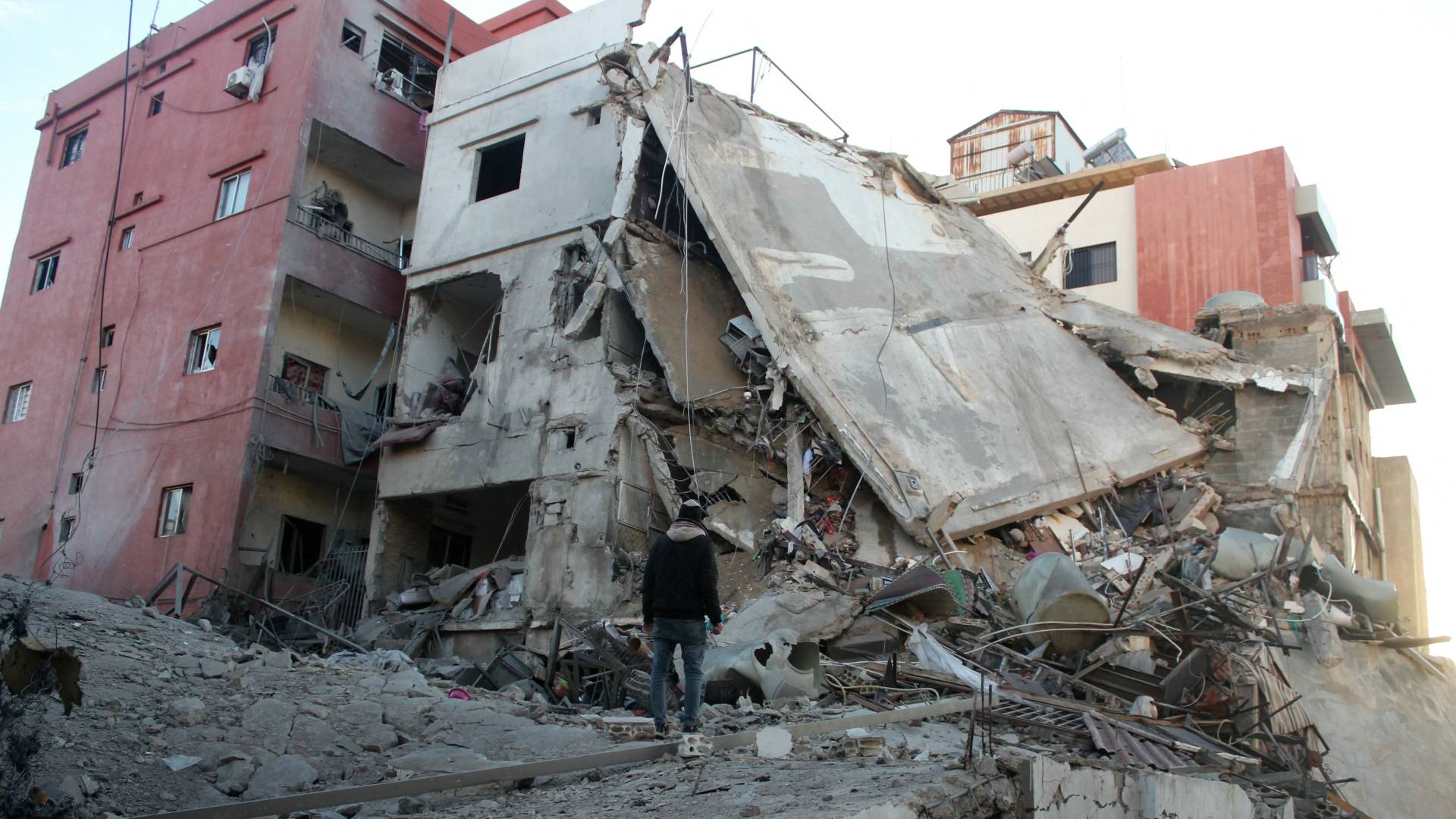 قصف منزل في لبنان