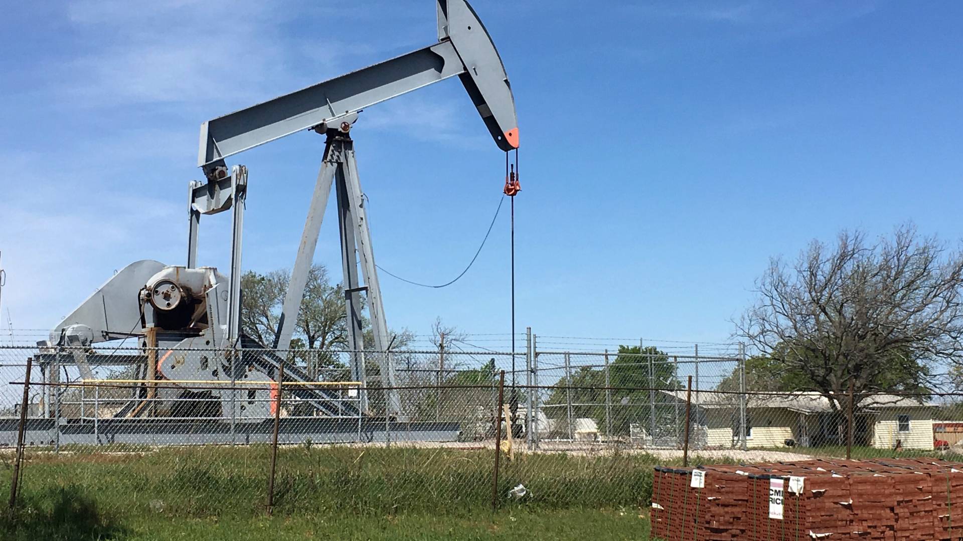 استخراج نفط - أرشيفية