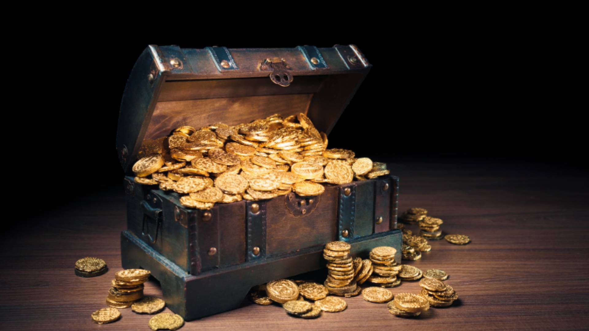 سباك يعثر على كنز ذهبي أثناء عمله في قبو في النمسا