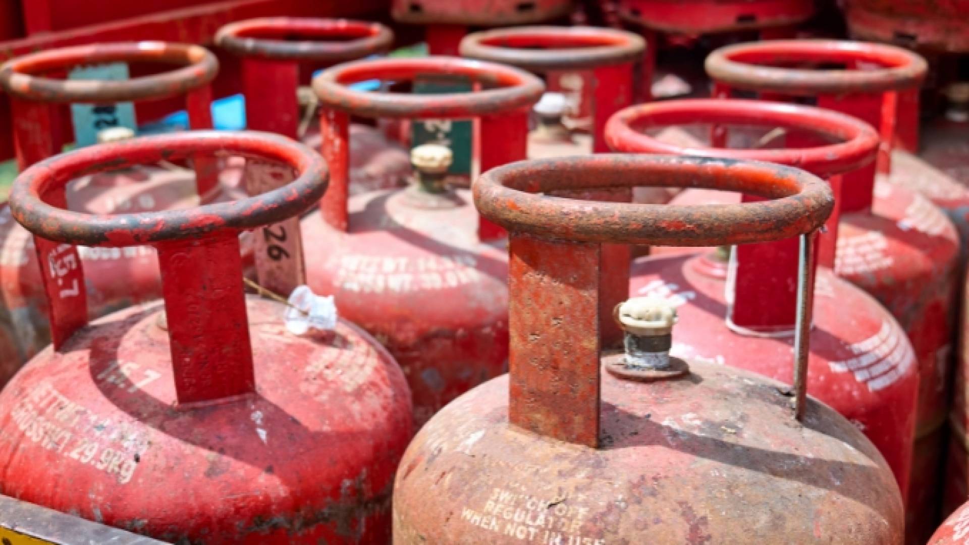 أسطوانات غاز - تعبيرية