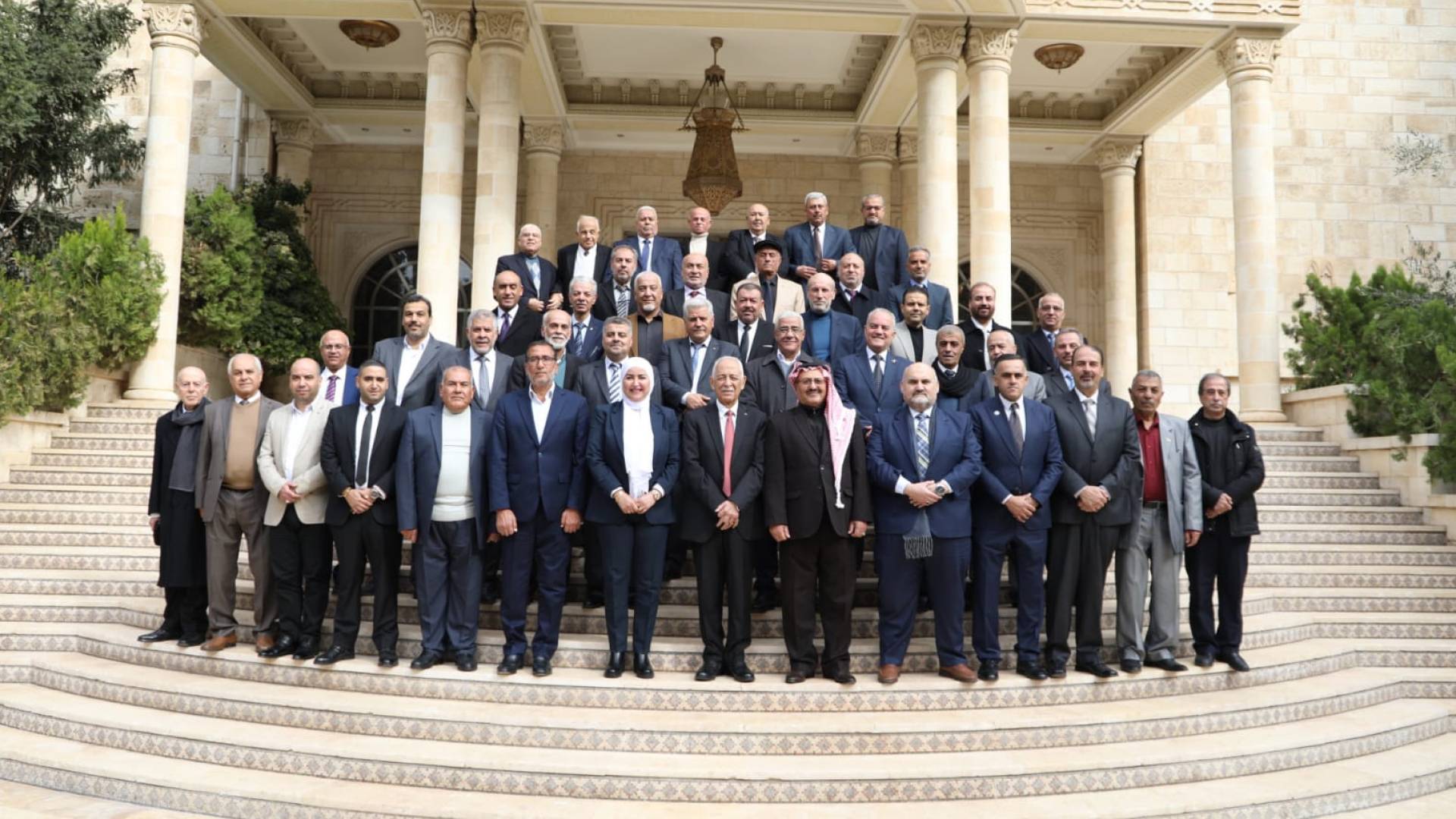 العيسوي يلتقي وفدا من أبناء عشائر قلقيلية في الأردن