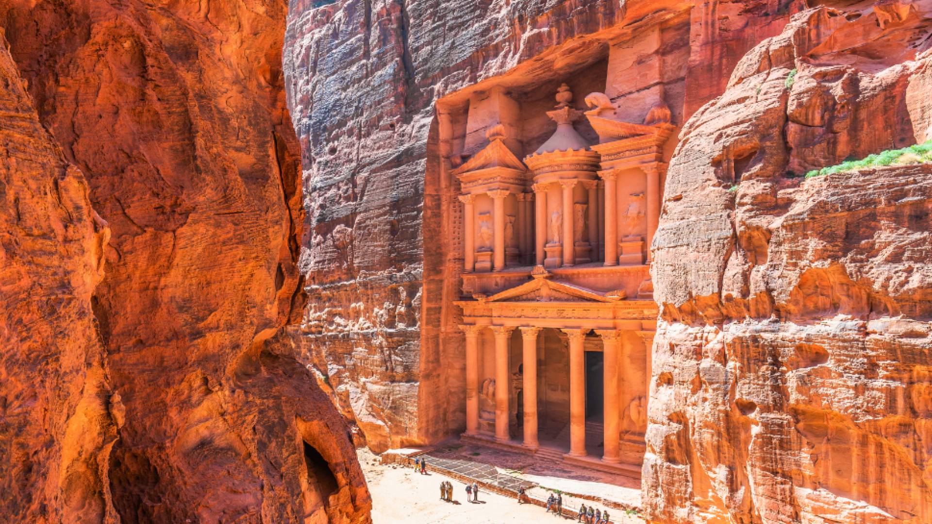 إطلاق 18 مشروعا لتطوير البترا كوجهة سياحية عالمية مستدامة