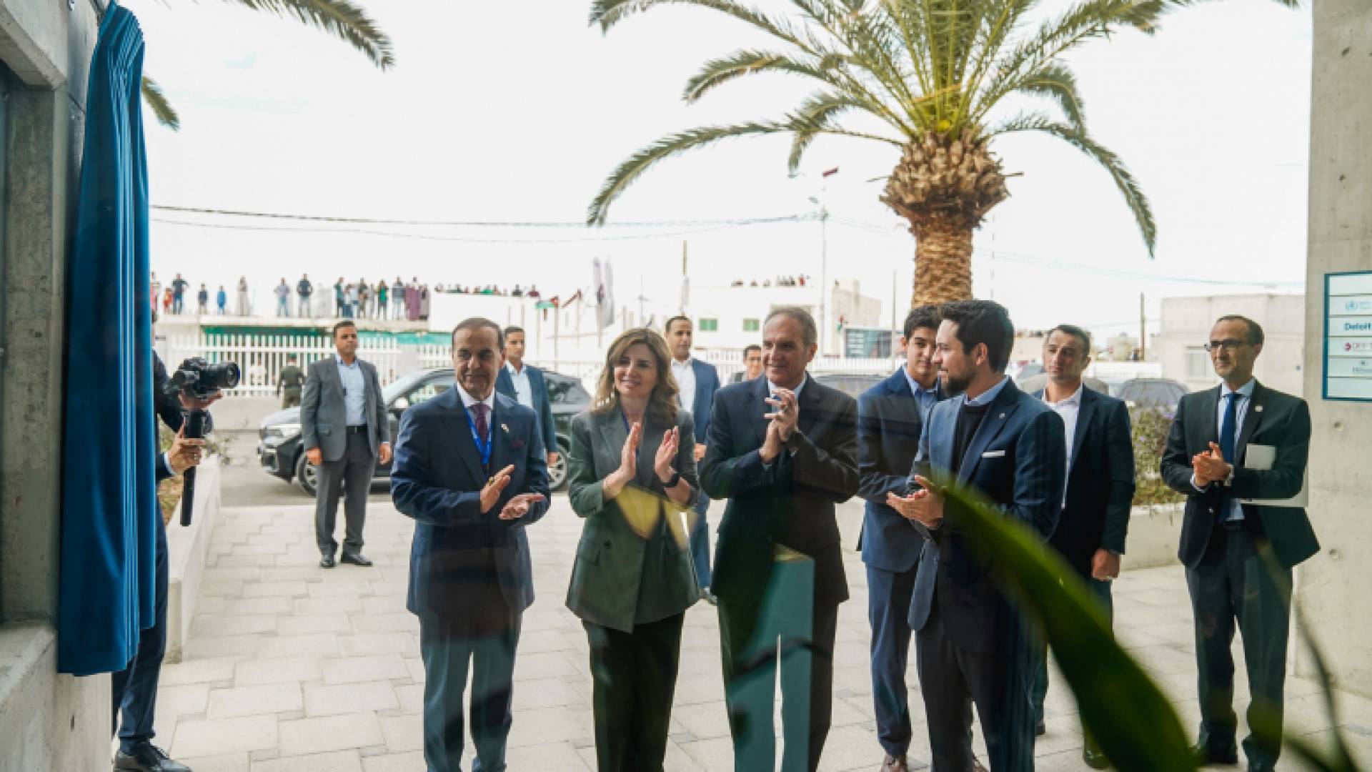 ولي العهد يفتتح مشروع إعادة تأهيل مركز صحي غور المزرعة الشامل