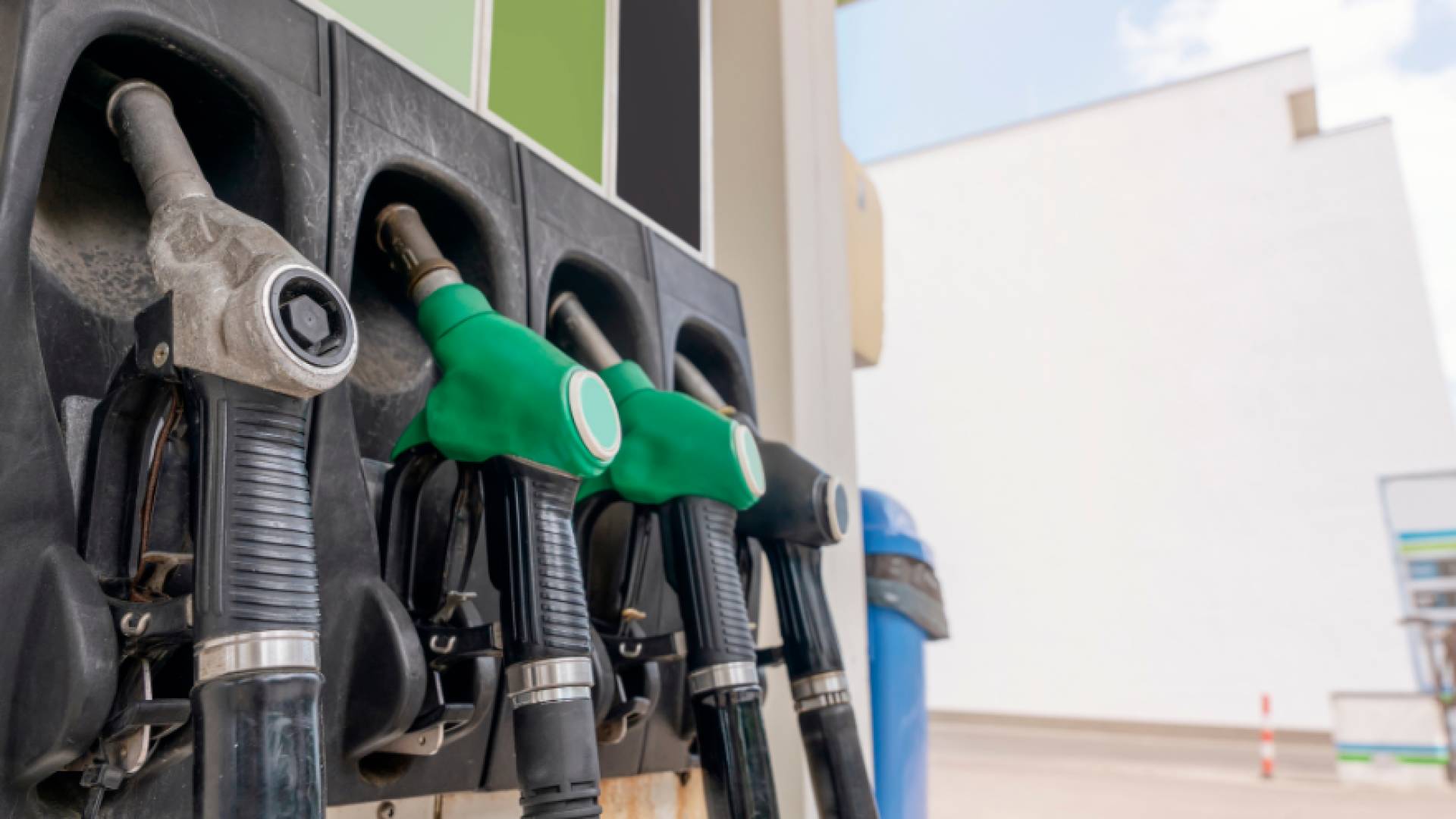 الحكومة تحدد أسعار المحروقات لشهر كانون الأول 2024 بالأردن