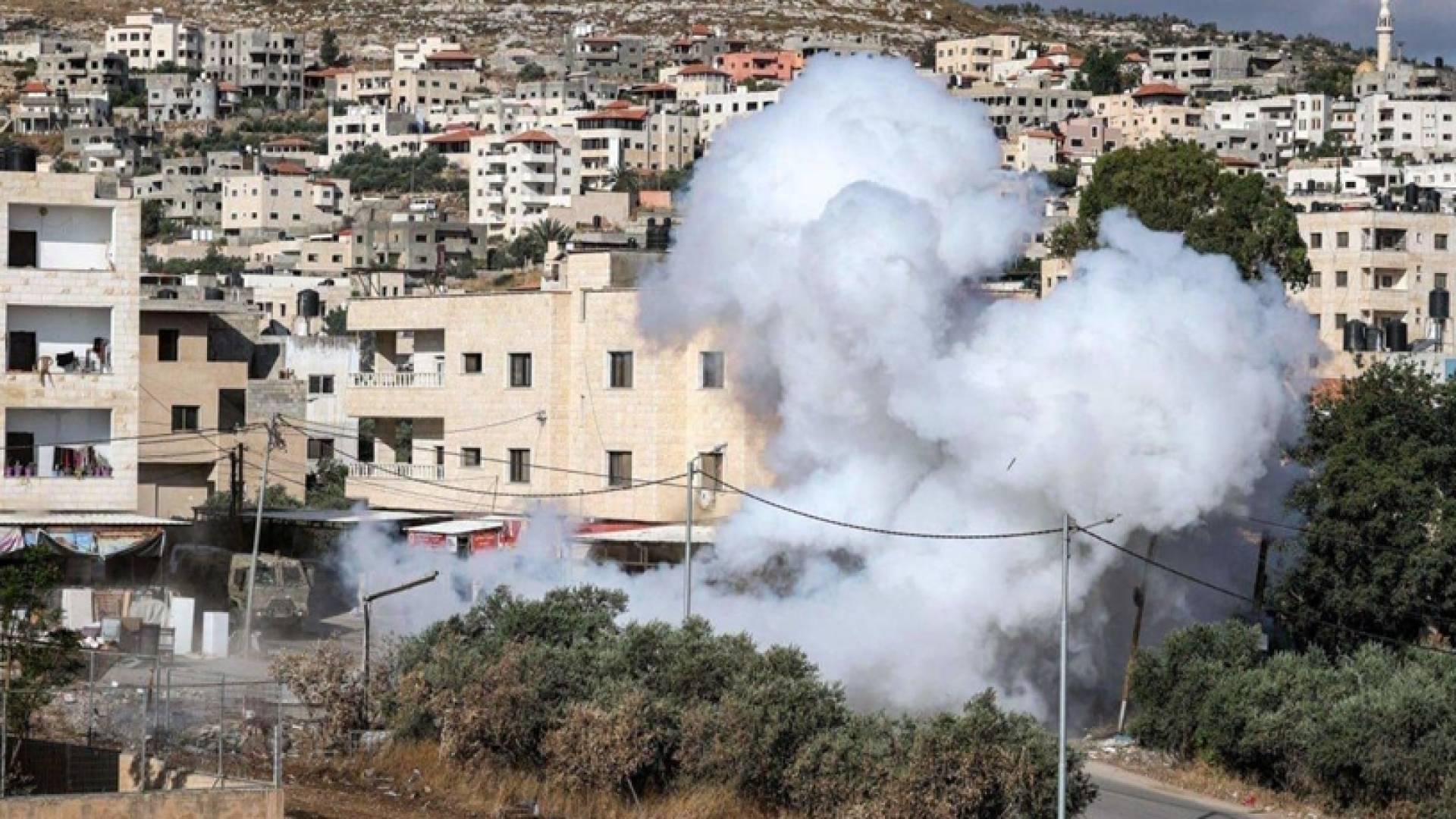 تصاعد أعمدة الدخان في جنين