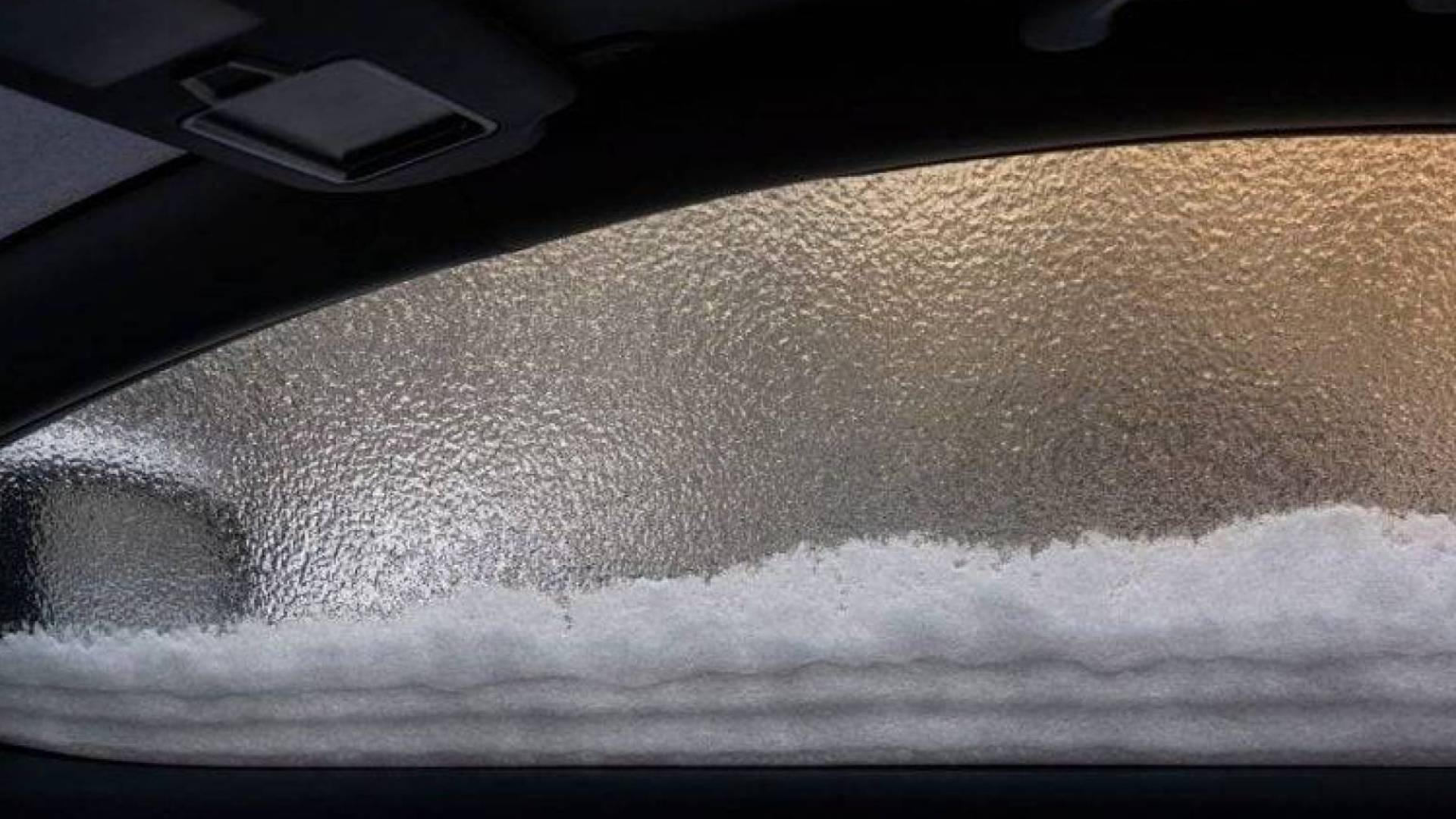 شكل الصقيع على مركبة