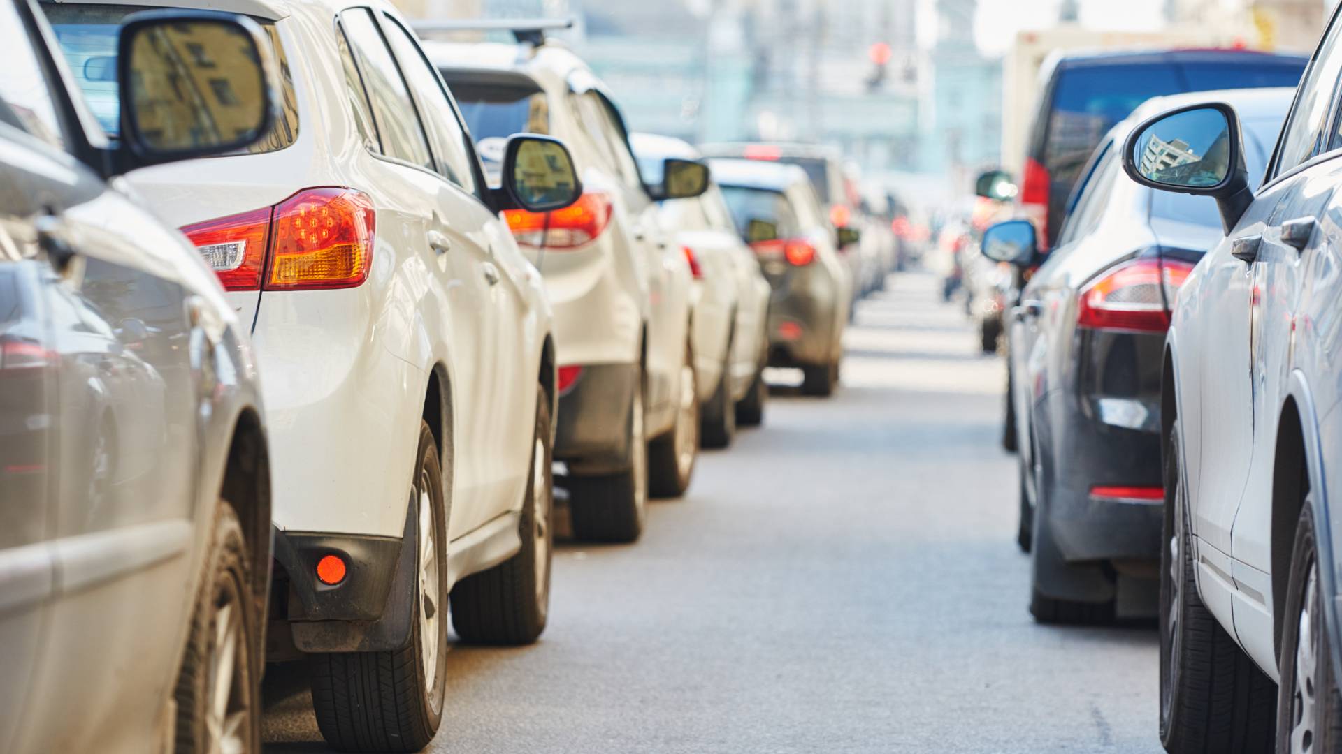 صورة تعبر عن تباطؤ مروري