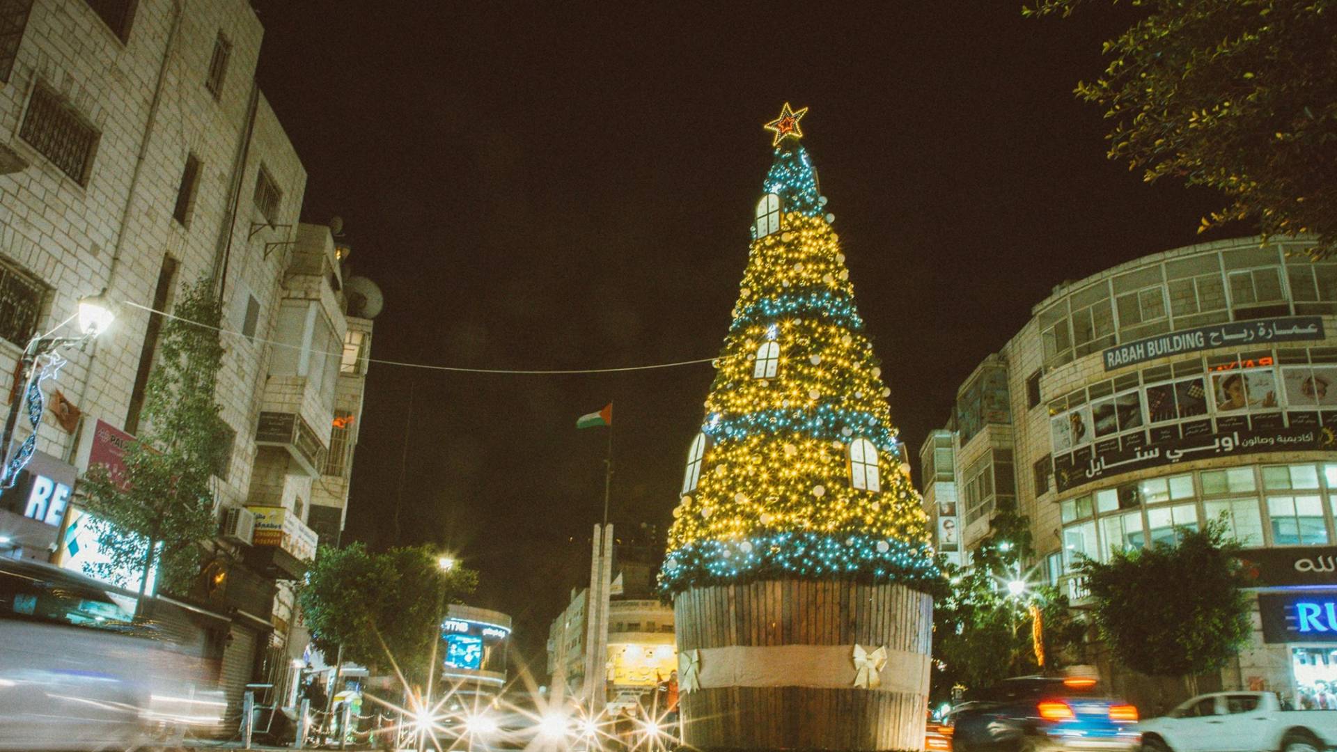 إضاءة الشجرة في رام الله