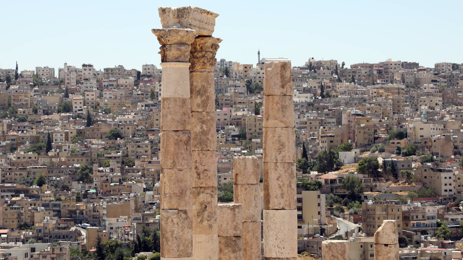 لقطة عامة لأحد الأحياء في العاصمة عمان