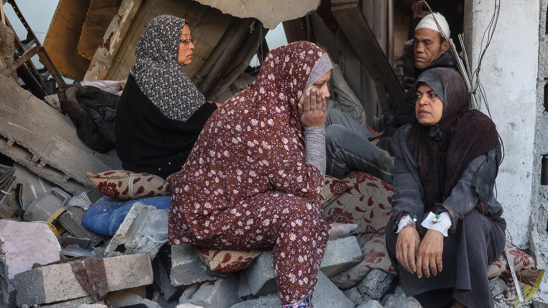 معاناة أهالي قطاع غزة