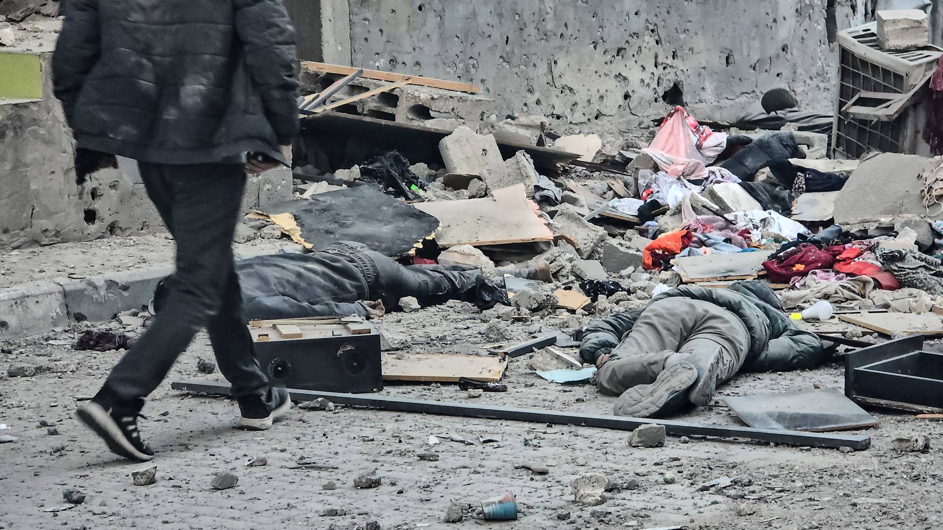 شهداء في محيط مستشفى كمال عدوان شمالي القطاع