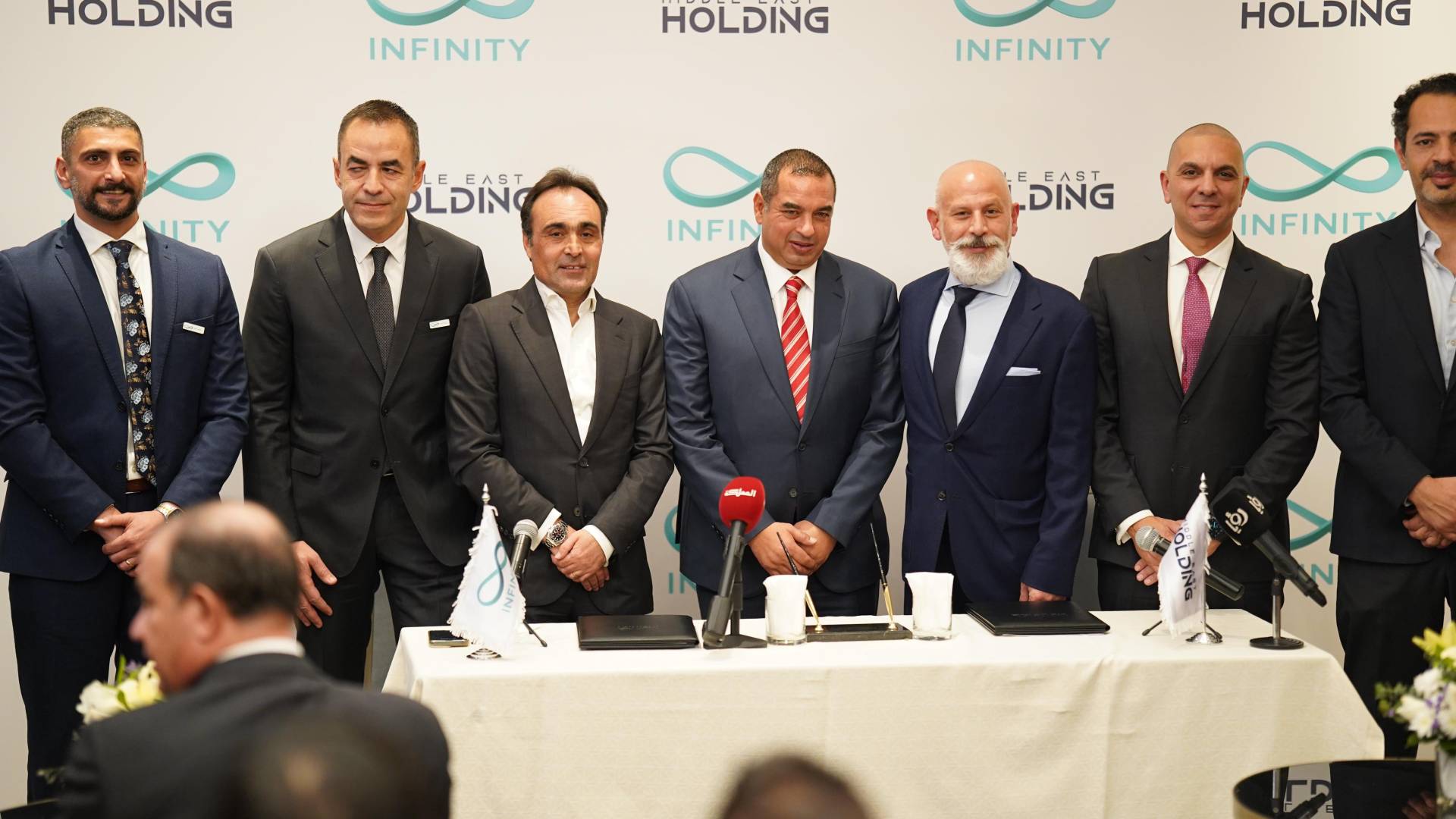 شراكة استراتيجية بين "إنفنيتي" و"الشرق الاوسط القابضة"