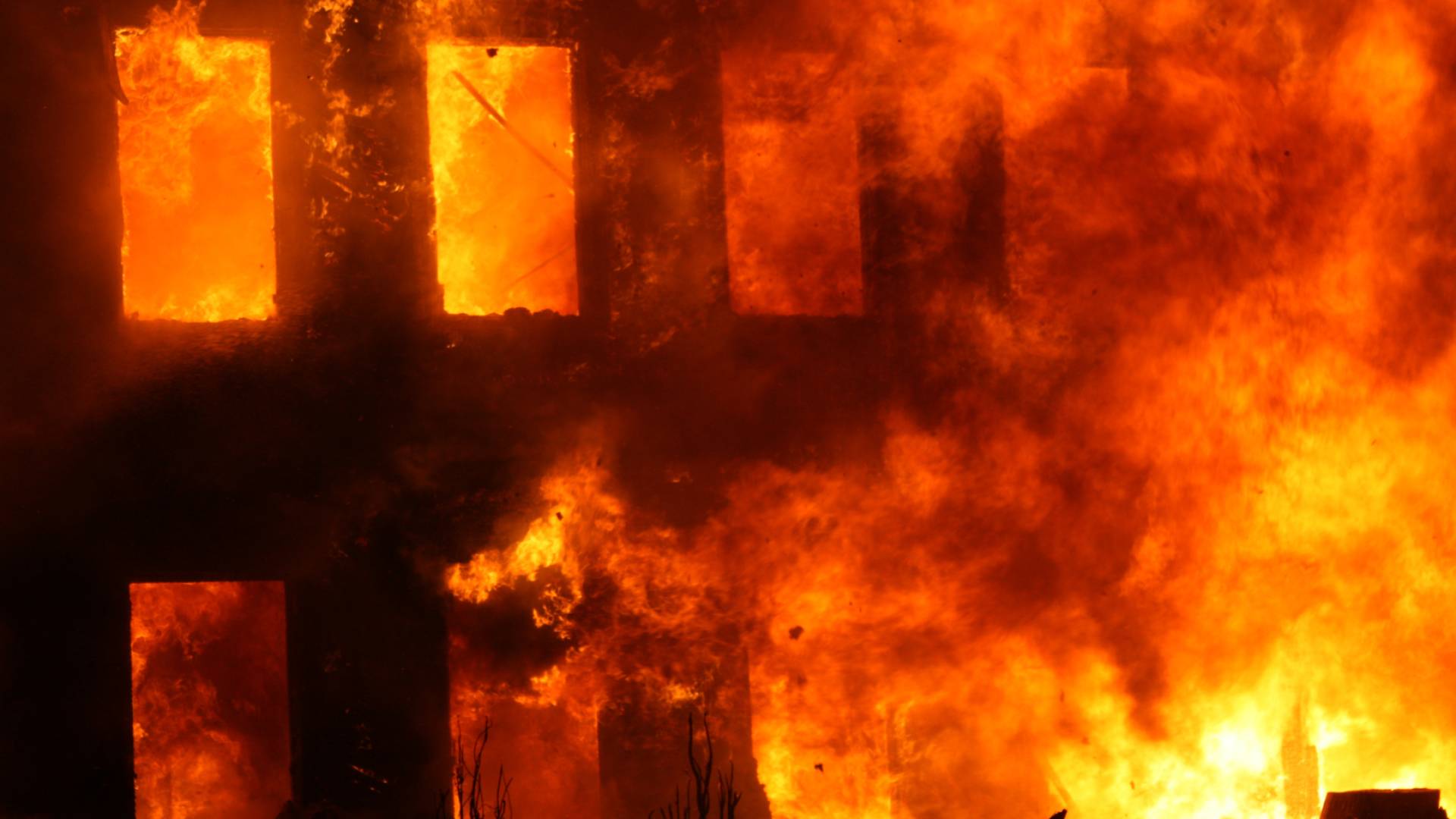 صورة تعبر عن اندلاع حريق