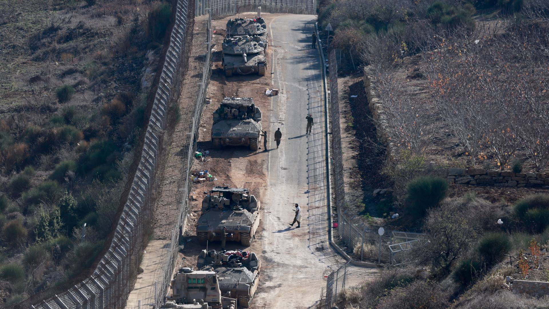 كاتس: السيطرة على قمم جبل الشيخ السوري