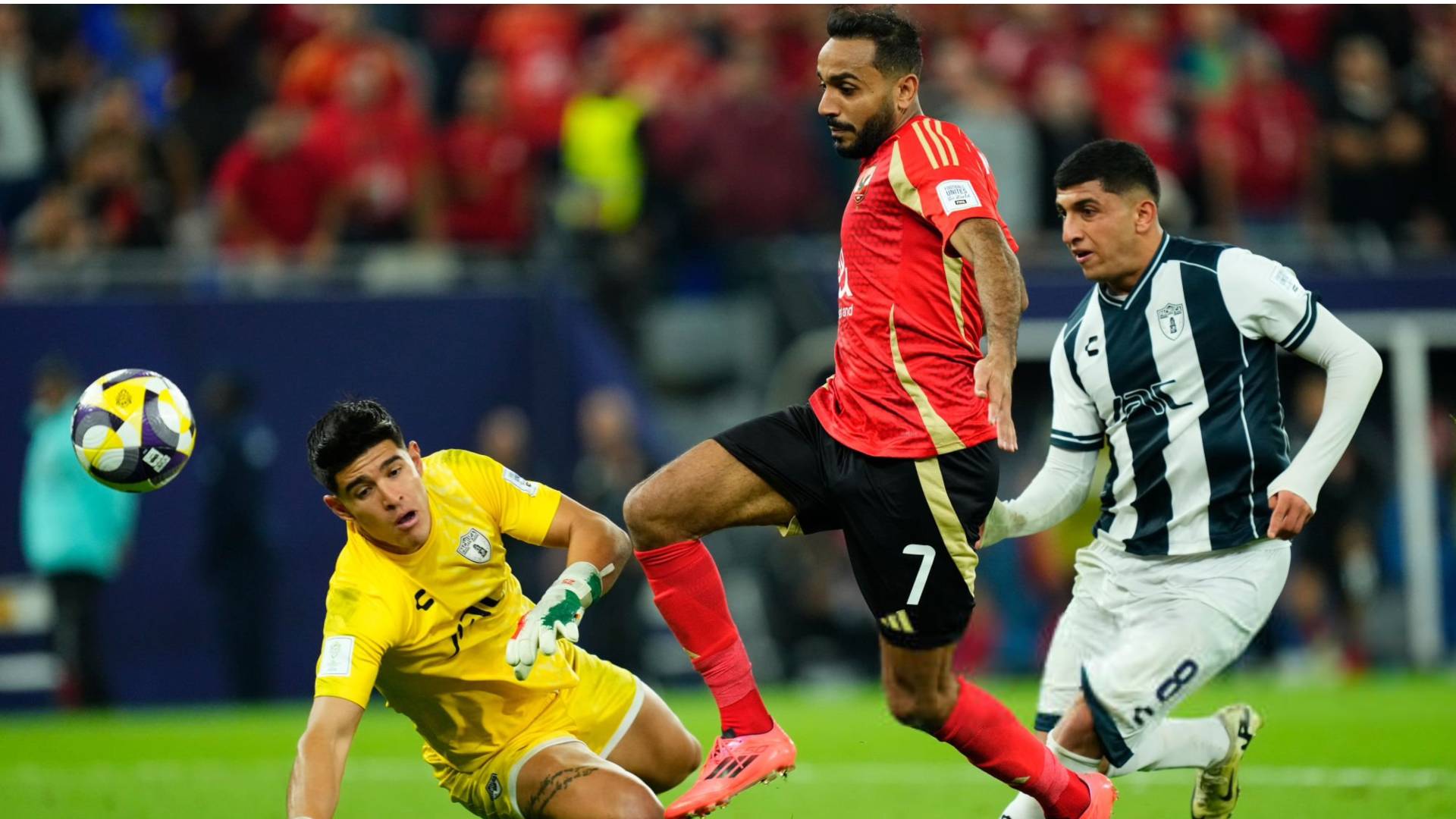 محمود عبد المنعم  " كهربا"