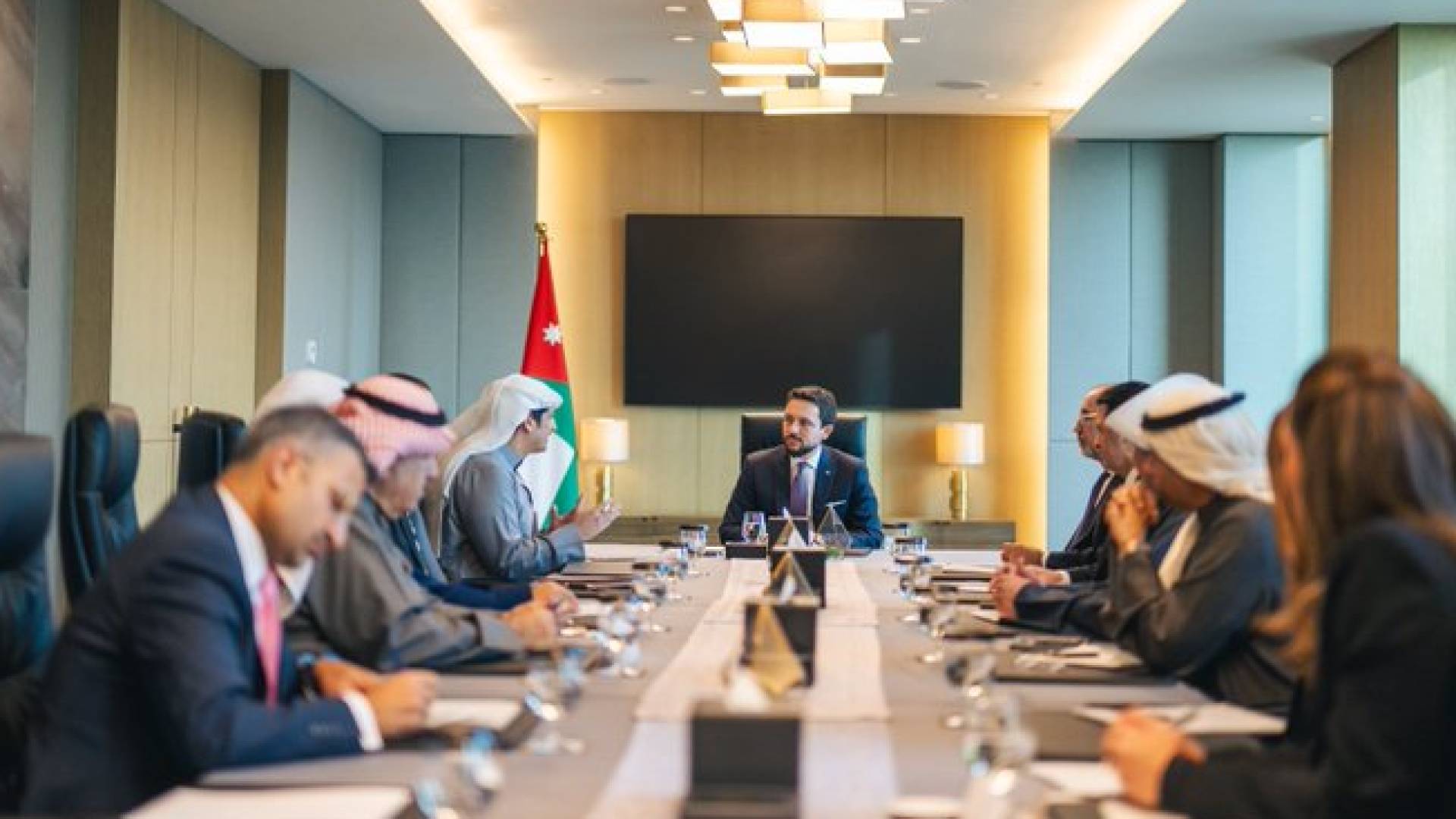 ولي العهد يلتقي قادة مؤسسات إعلامية كويتية