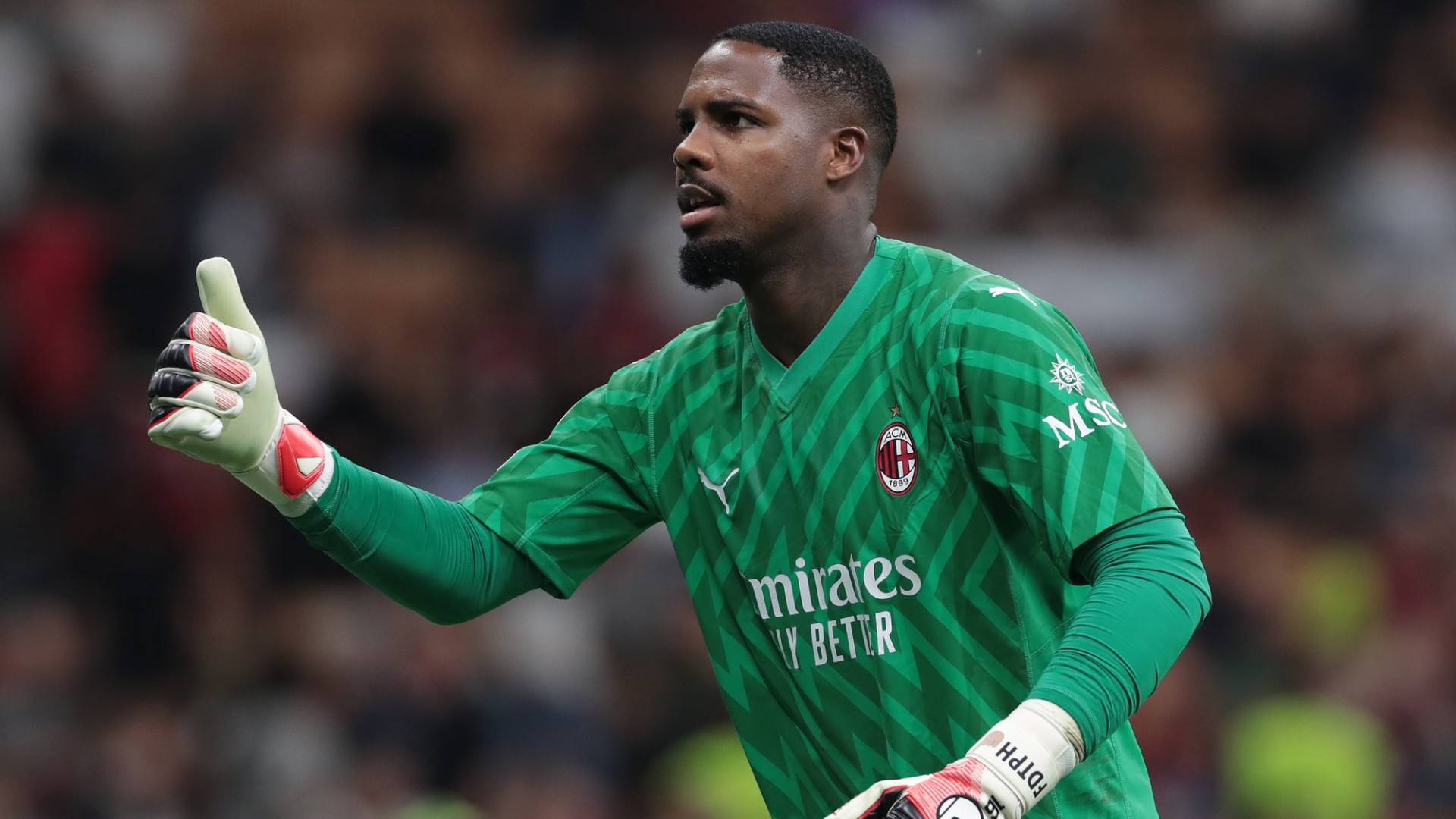 ميلان يقترب من تأمين مستقبل مايك ماينان