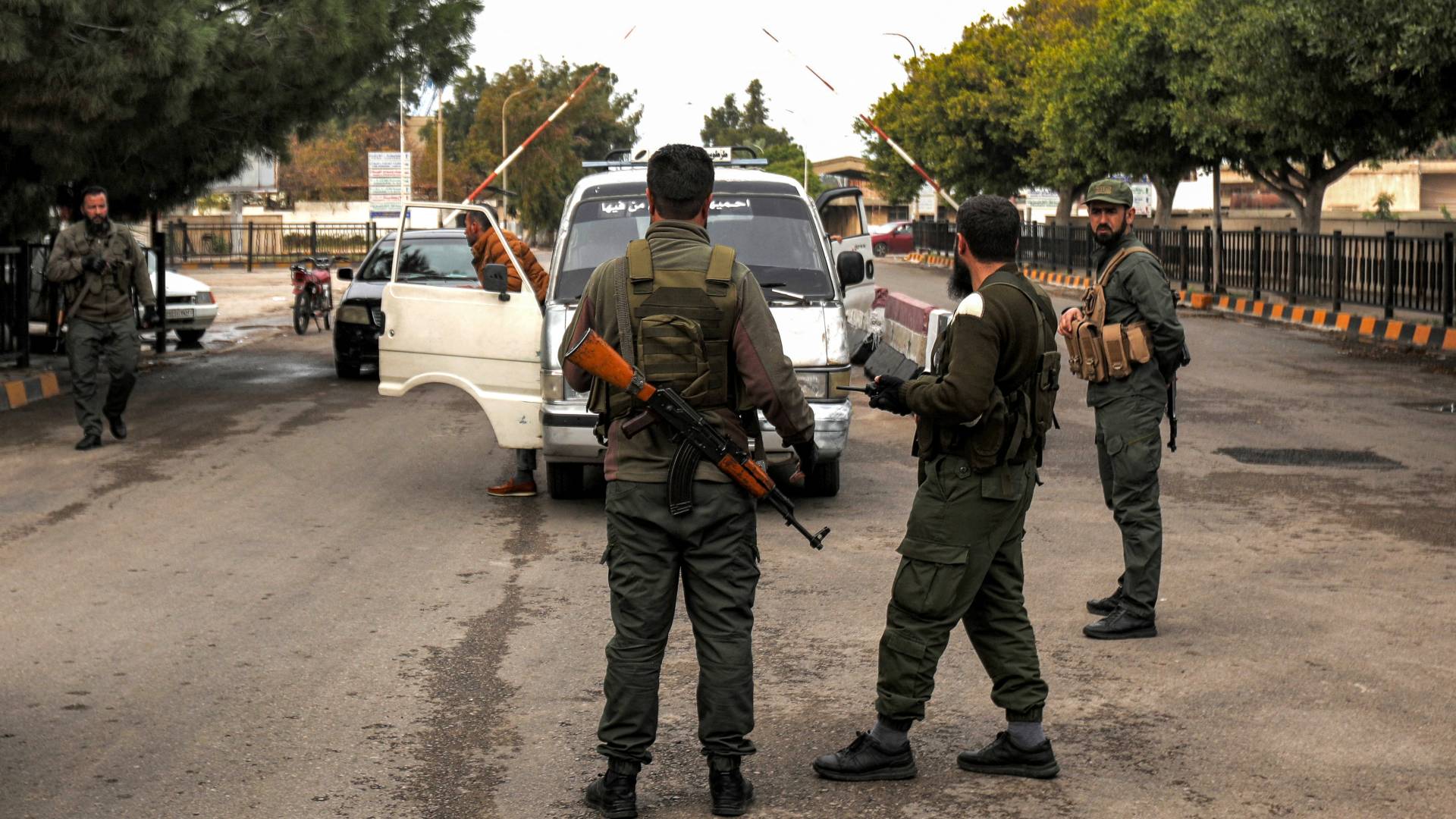 نقطة تفتيش في سوريا بعد سقوط نظام بشار الأسد