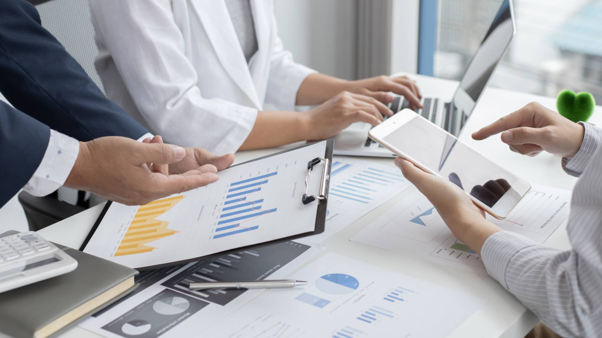 صورة تظهر عن عمال