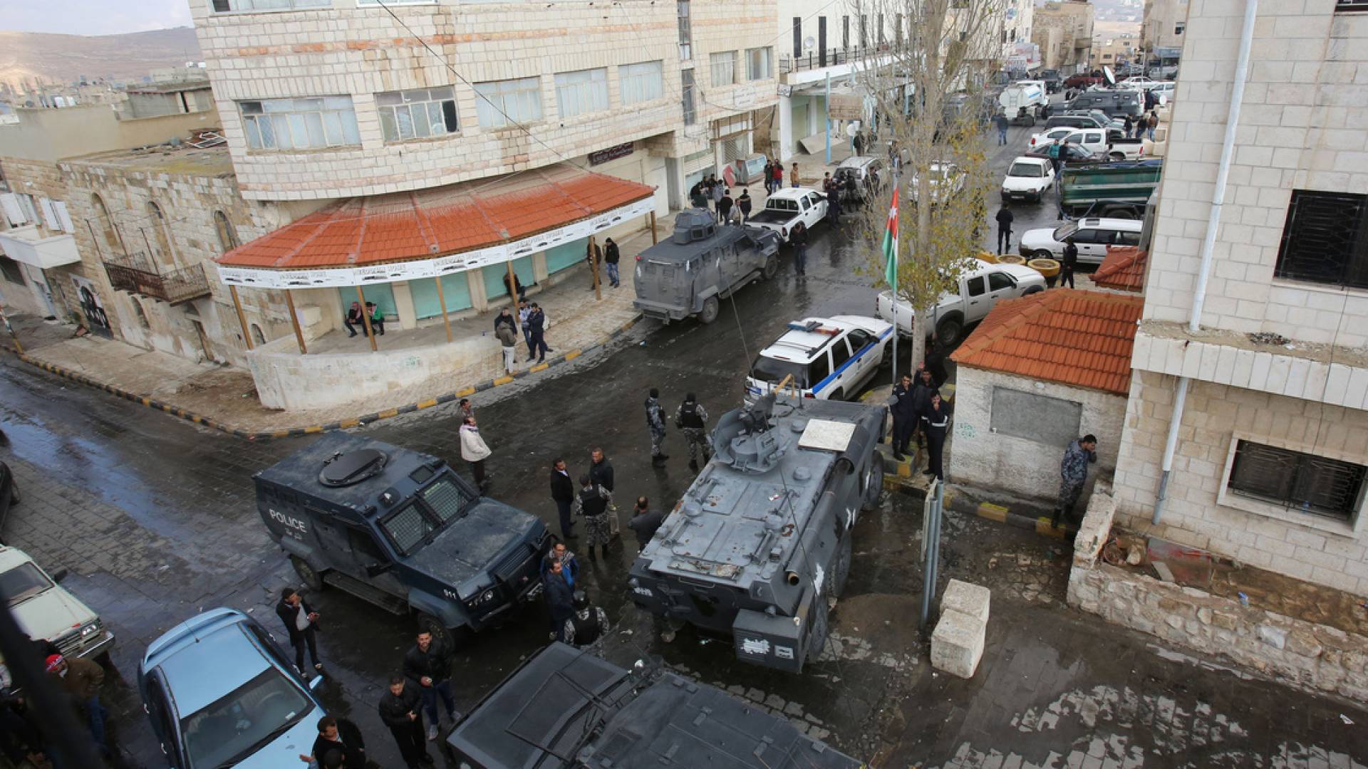 عملية غادرة.. أردنيون يستذكرون دحر الإرهاب في قلعة الكرك - فيديو