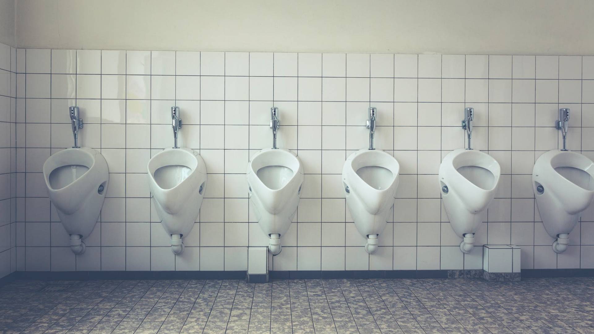 مرحاض عام - تعبيرية