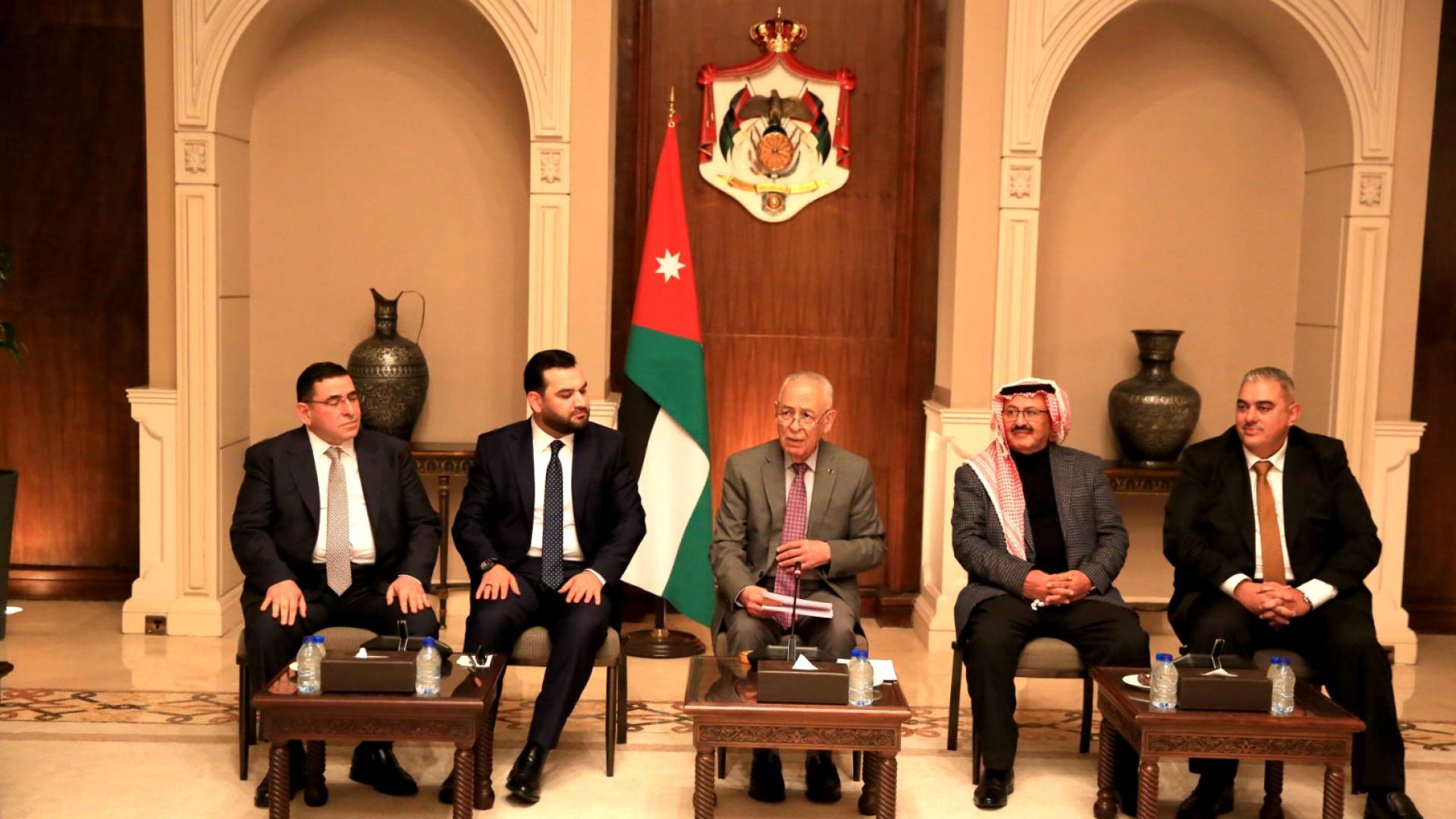 العيسوي يلتقي فعاليات نسائية وشبابية