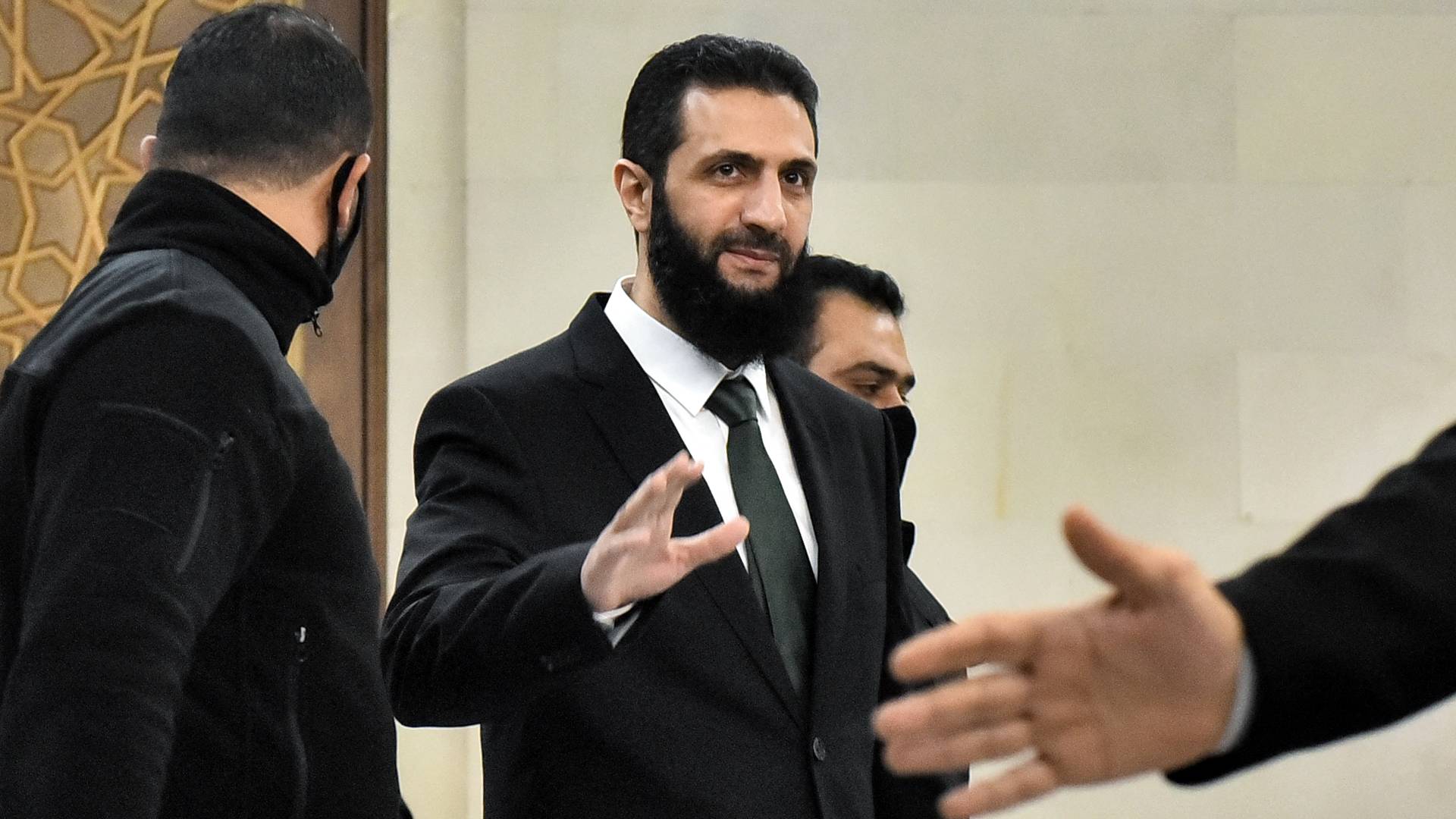 أحمد الشرع القاد العام للادارة السورية الجديدة