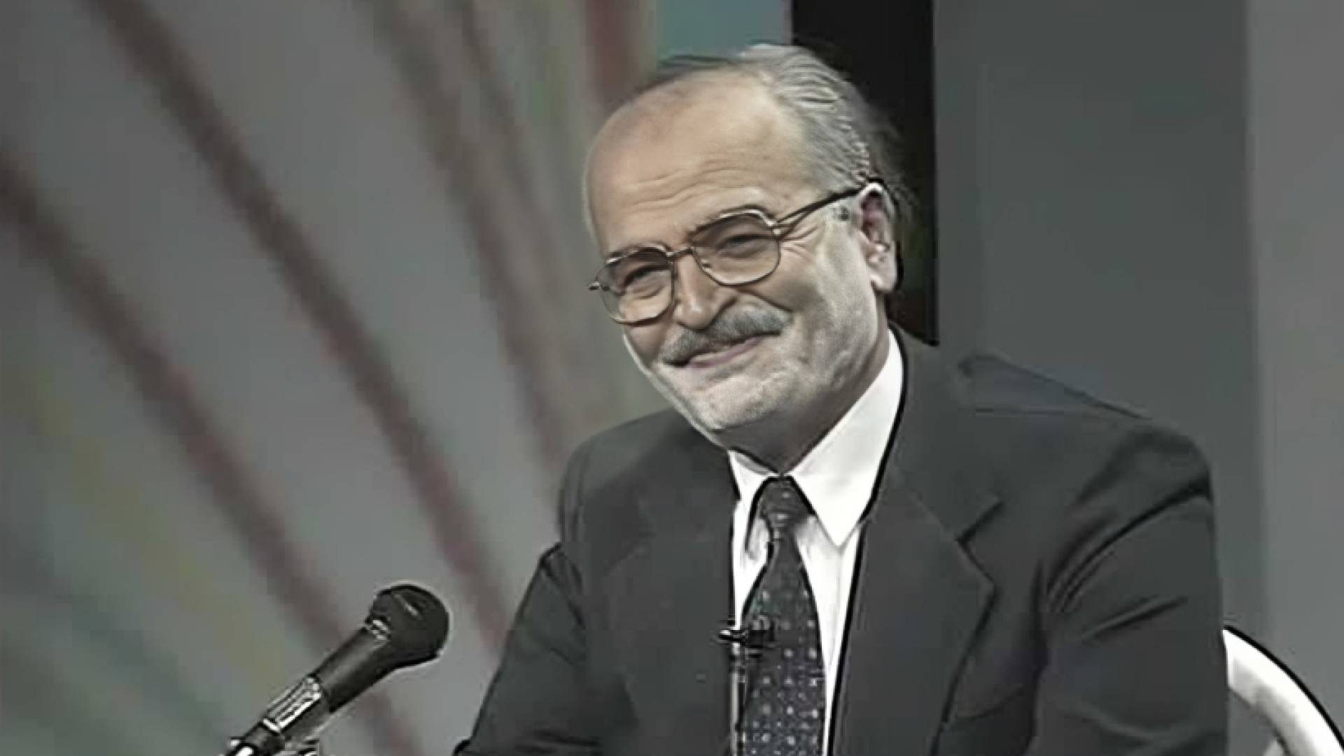 الفنان الراحل هشام يانس