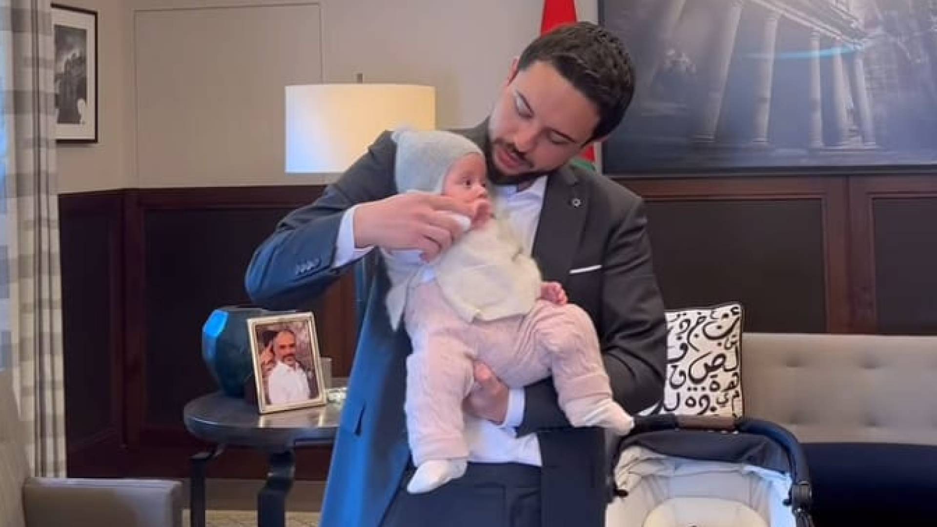 سمو الأمير الحسين بن عبدالله الثاني ولي العهد  مع ابنته الأميرة إيمان