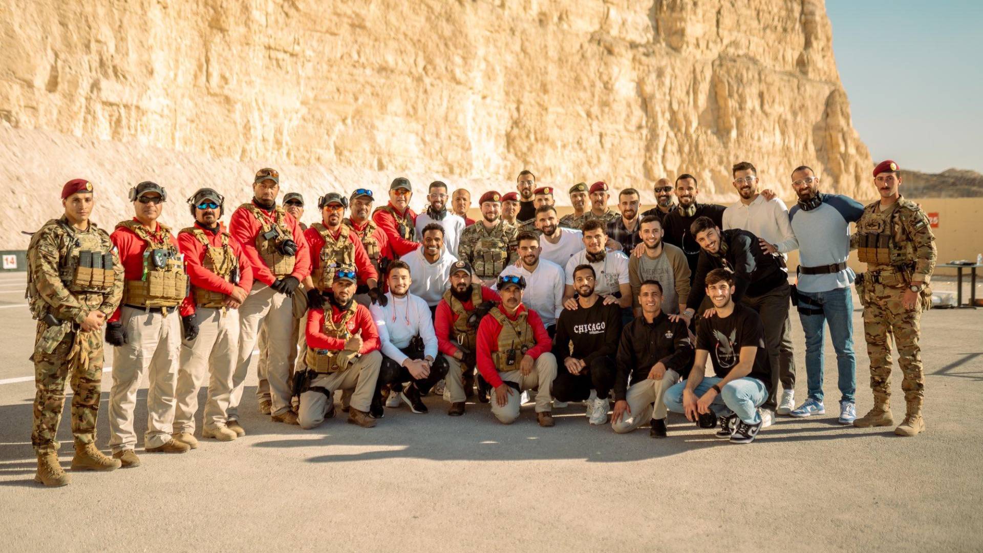 ولي العهد يستضيف لاعبي المنتخب الوطني لكرة القدم في مركز تدريب العمليات الخاصة