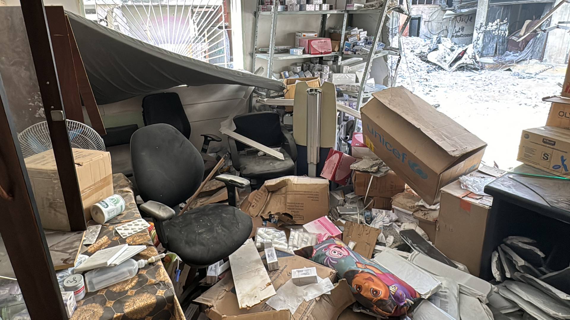 تدمير غرفة أدوية في مستشفة بغزة