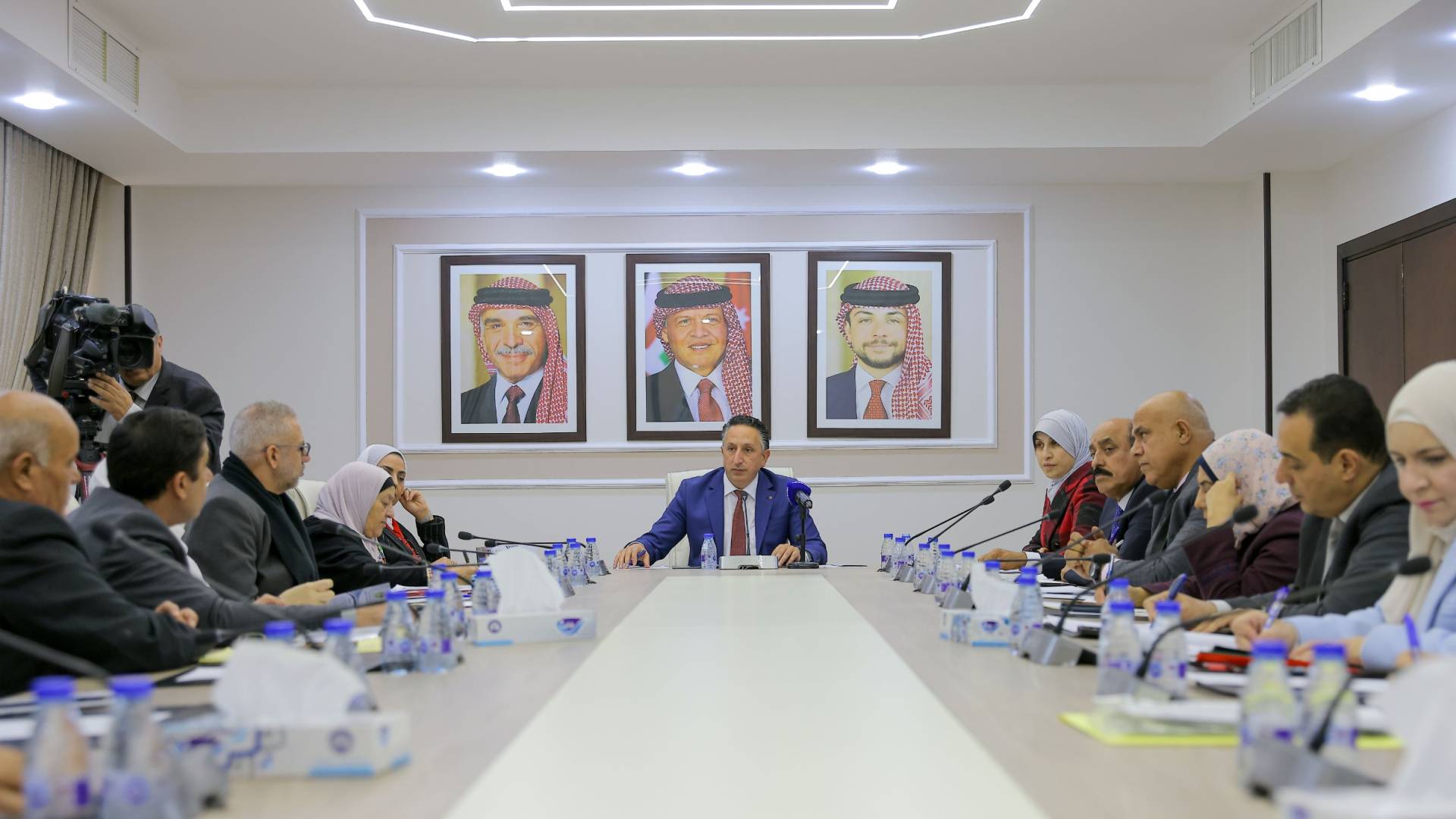 لجنة العمل النيابية اثناء اجتماعها