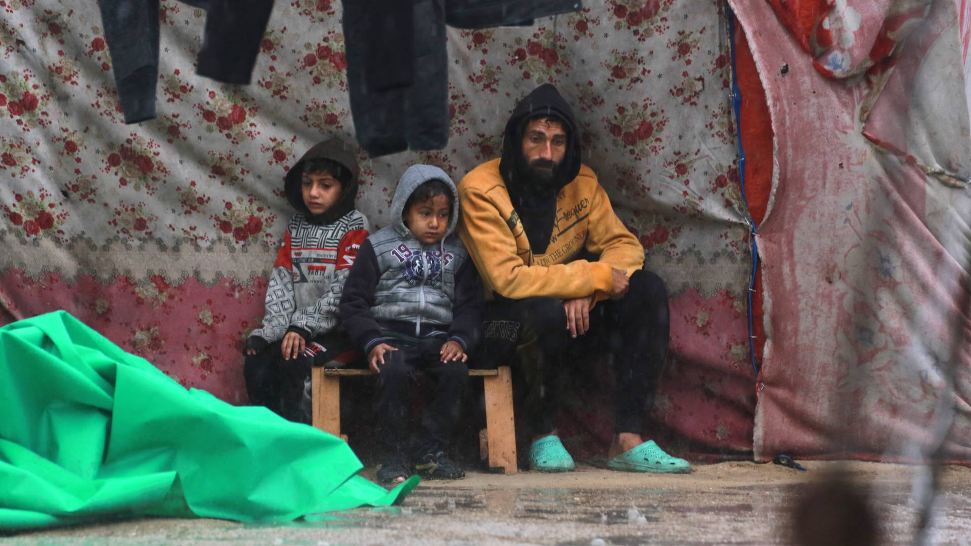 معاناة أهالي قطاع غزة