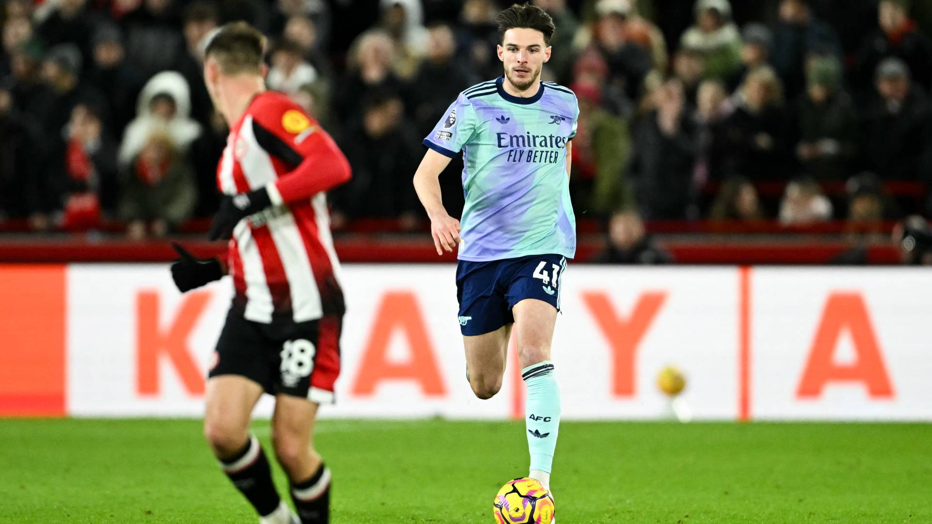 آرسنال يهزم برينتفورد بثلاثية في الدوري الإنجليزي