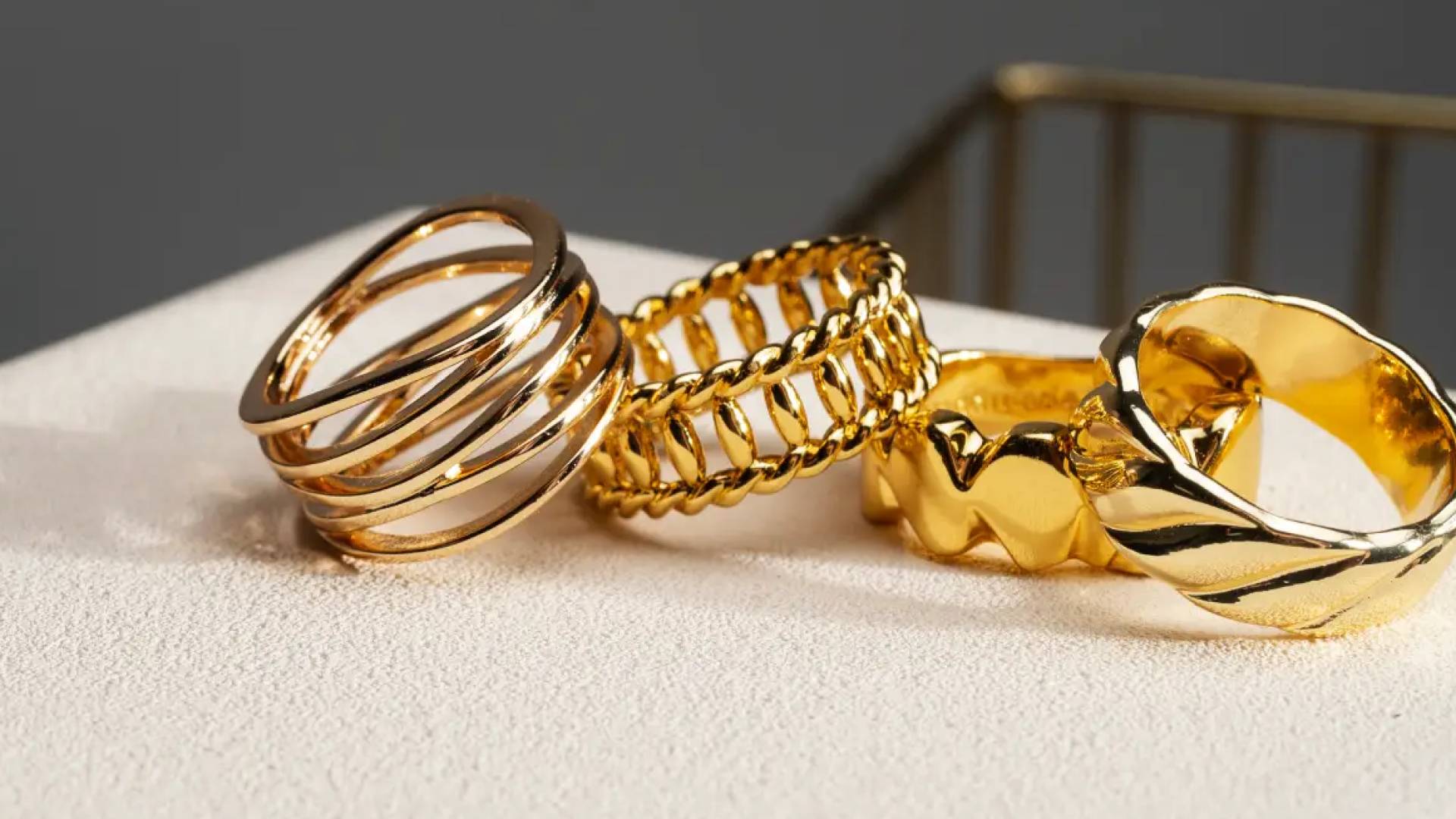 مجوهرات ذهبية