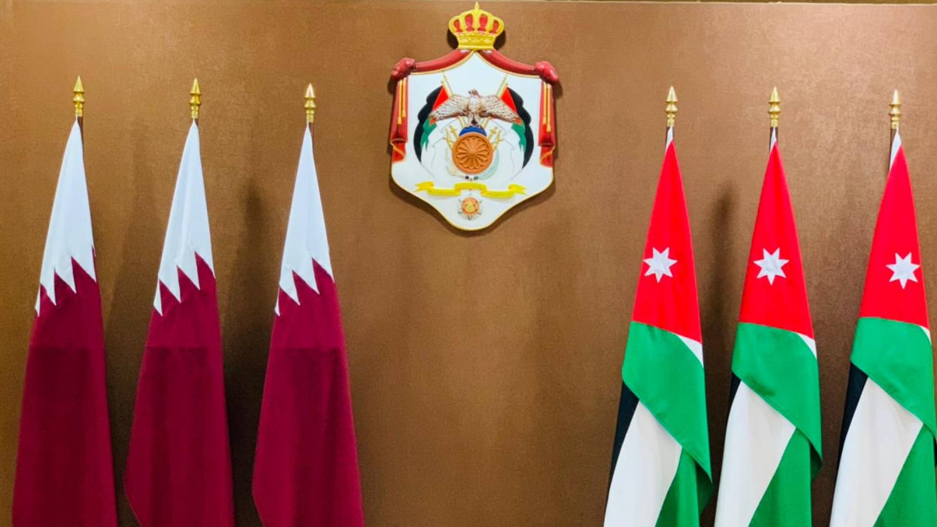 علم الاردن وقطر