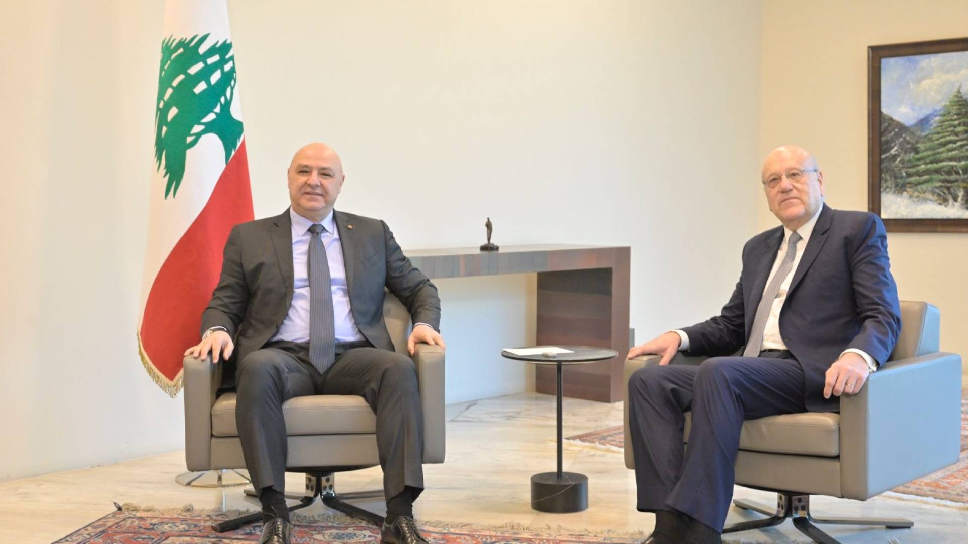 رئيس الجمهورية اللبنانية، العماد جوزيف عون ورئيس الحكومة نجيب ميقاتي