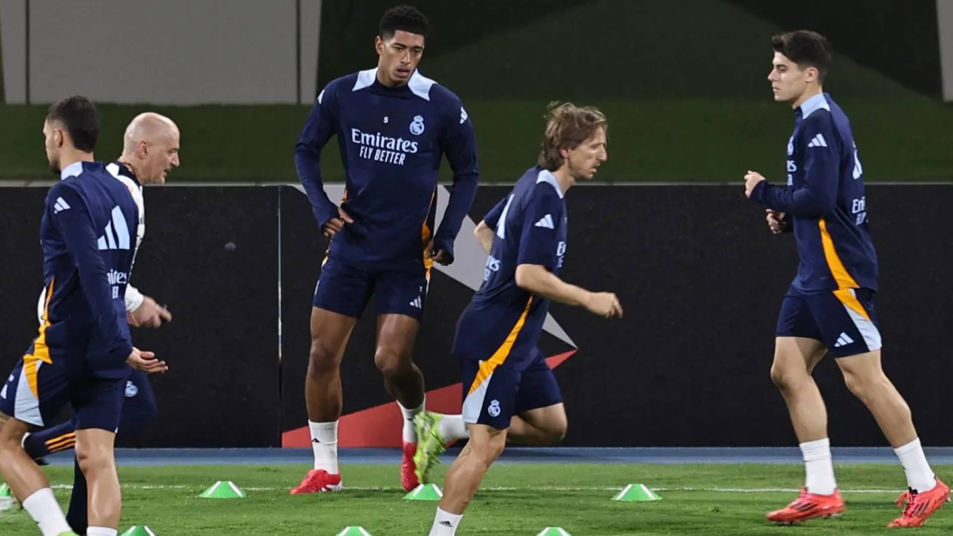 لوكا مودريتش يعود للتدريبات استعدادا لنهائي السوبر الإسباني أمام برشلونة