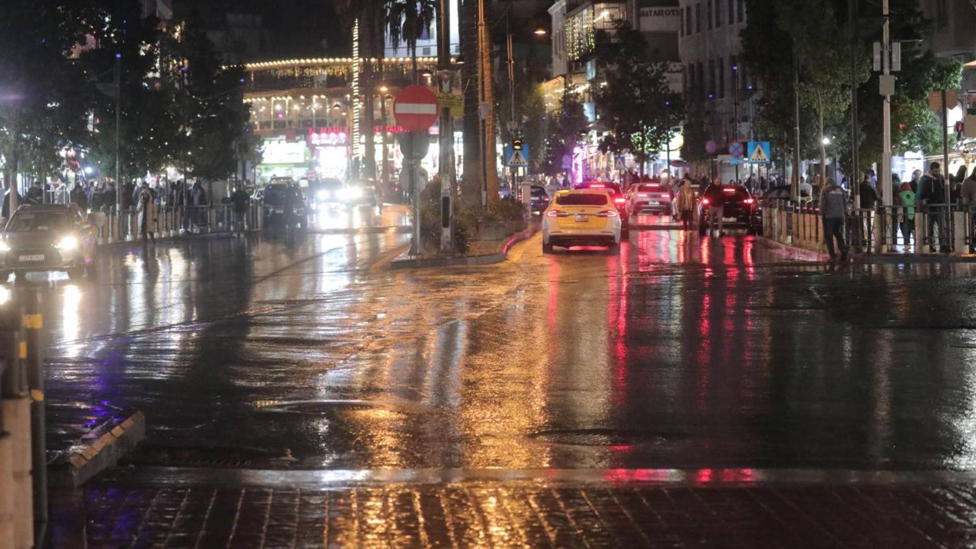 أمطار غزيرة - تعبيرية