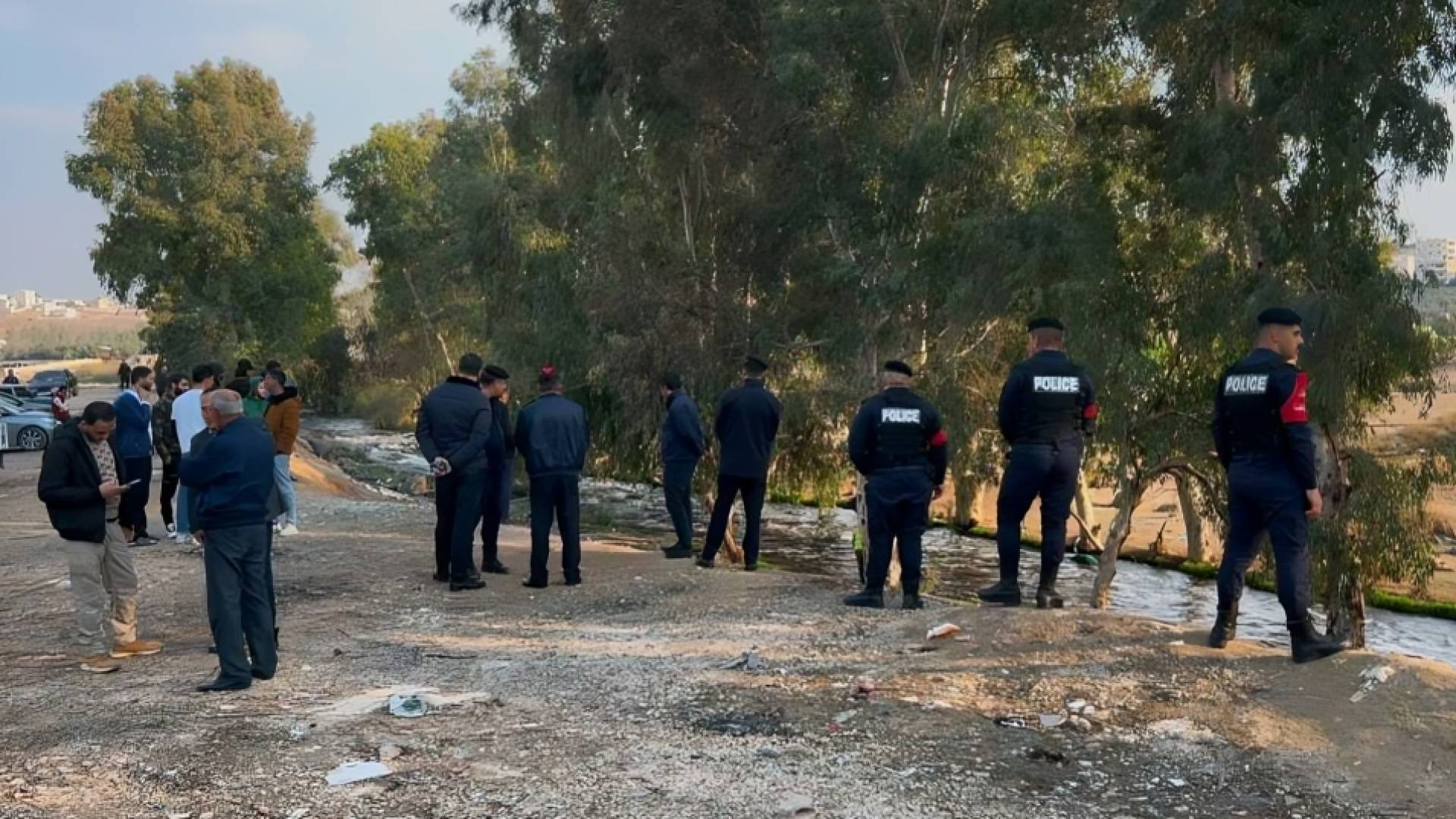 عملية البحث بالقرب من سيل الزرقاء