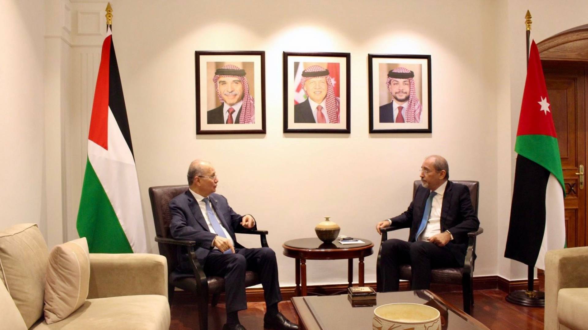 الصفدي يستقبل رئيس الوزراء الفلسطيني