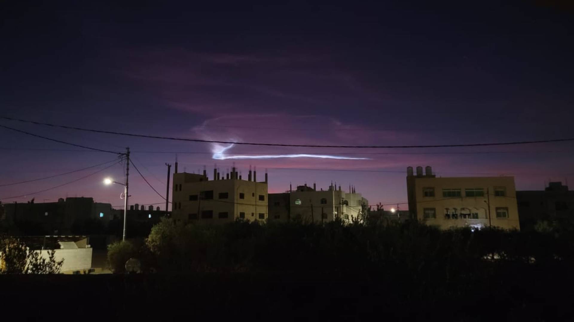 ضوء غريب يثير دهشة في سماء الأردن