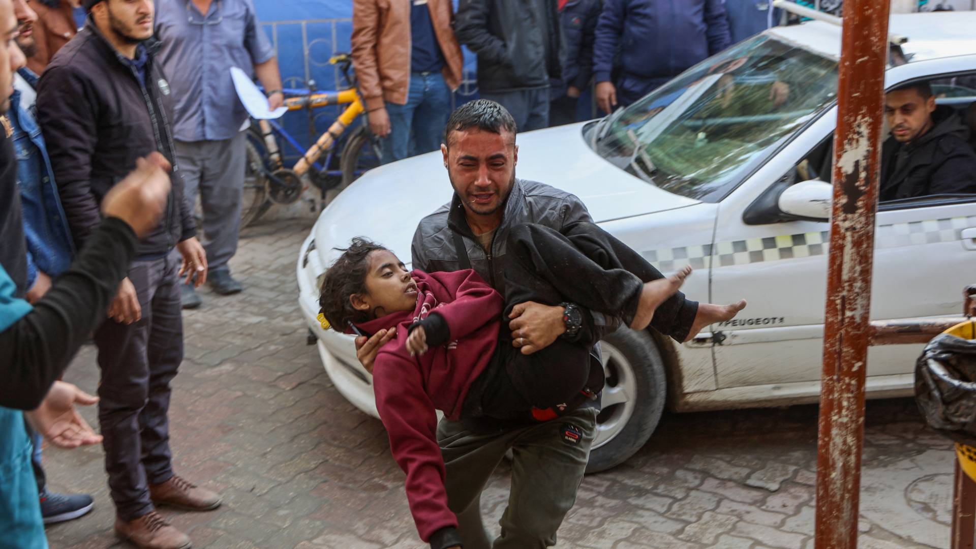 معاناة أهالي قطاع غزة