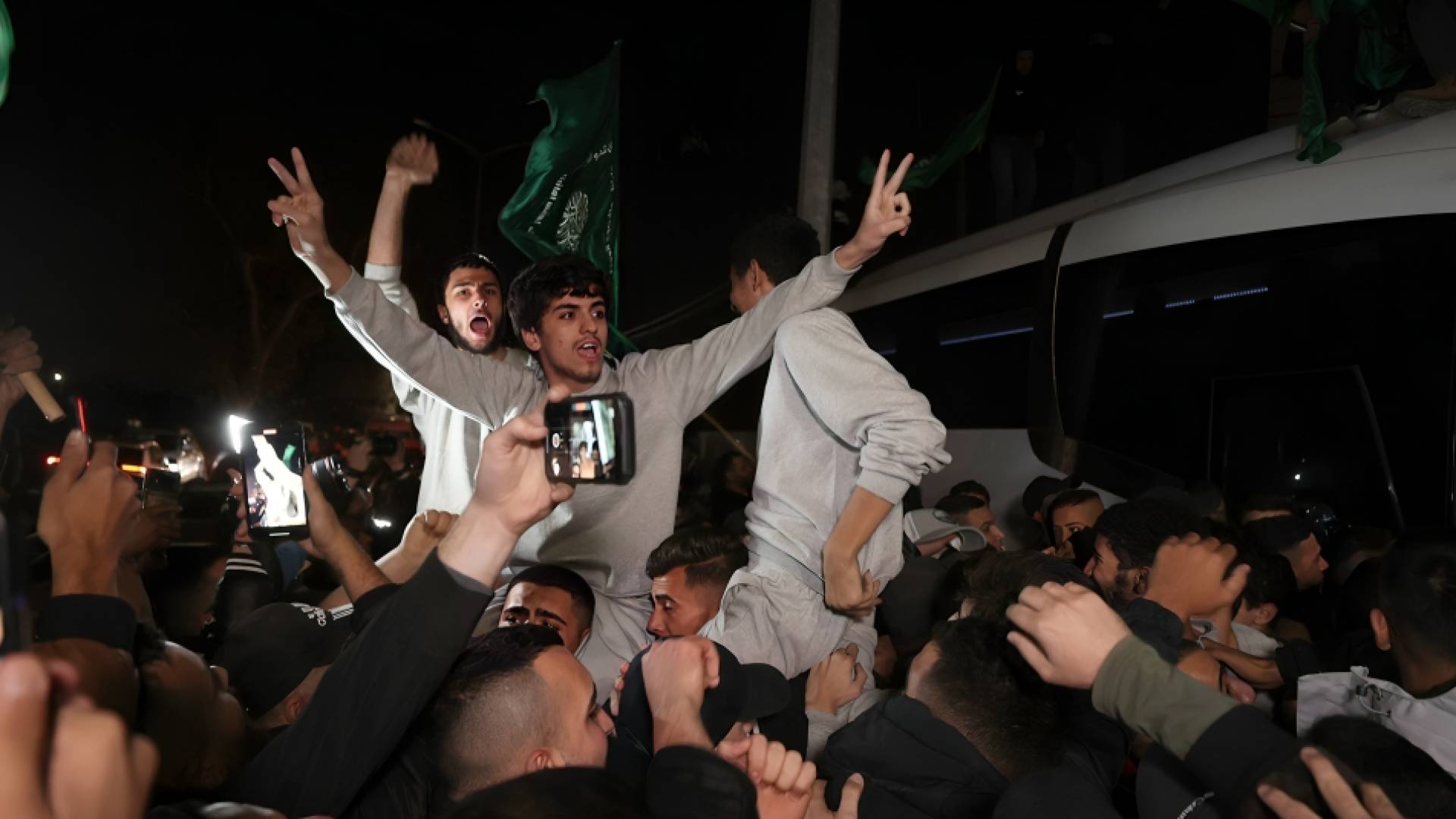 أسرى محررين من سجون الاحتلال